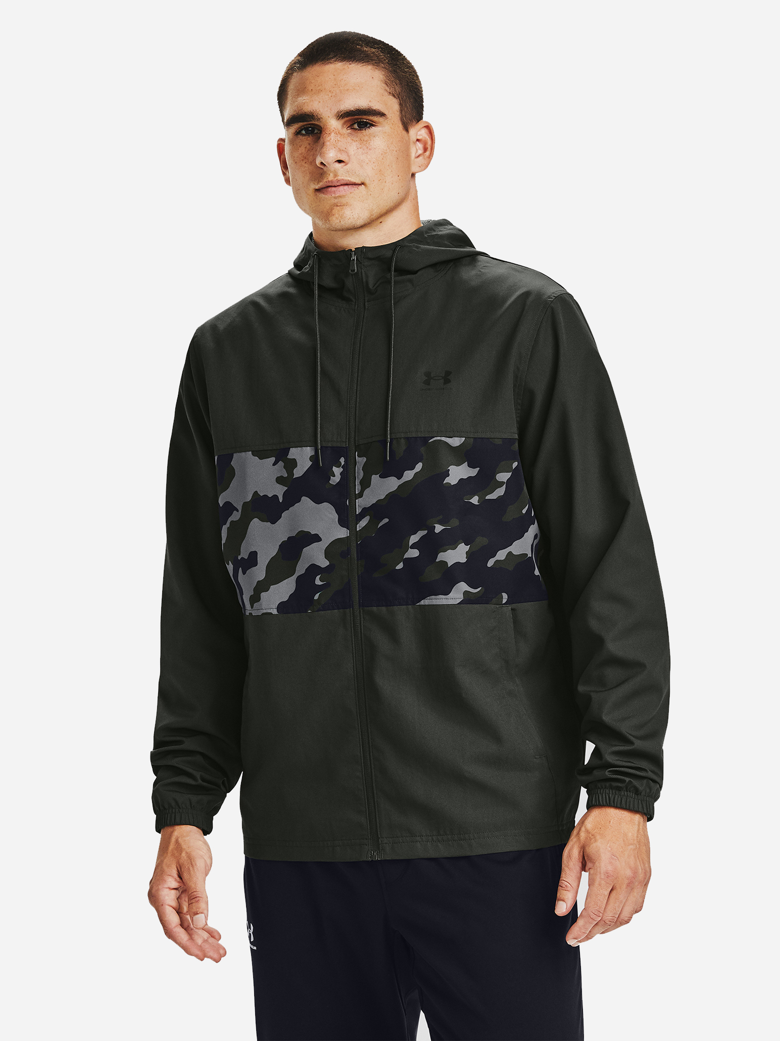

Ветровка Under Armour UA Sportstyle Wind Camo Jkt 1357140-310 S-M Зеленая