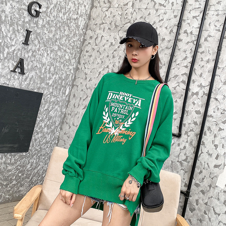 

Свитшот женский Mountain, зеленый Berni Fashion (One Size) Зеленый