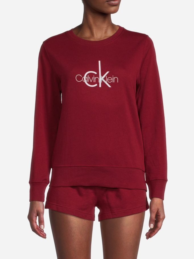 Акция на Піжама (світшот + шорти) жіноча великих розмірів Calvin Klein 3969619 XL Бордова от Rozetka