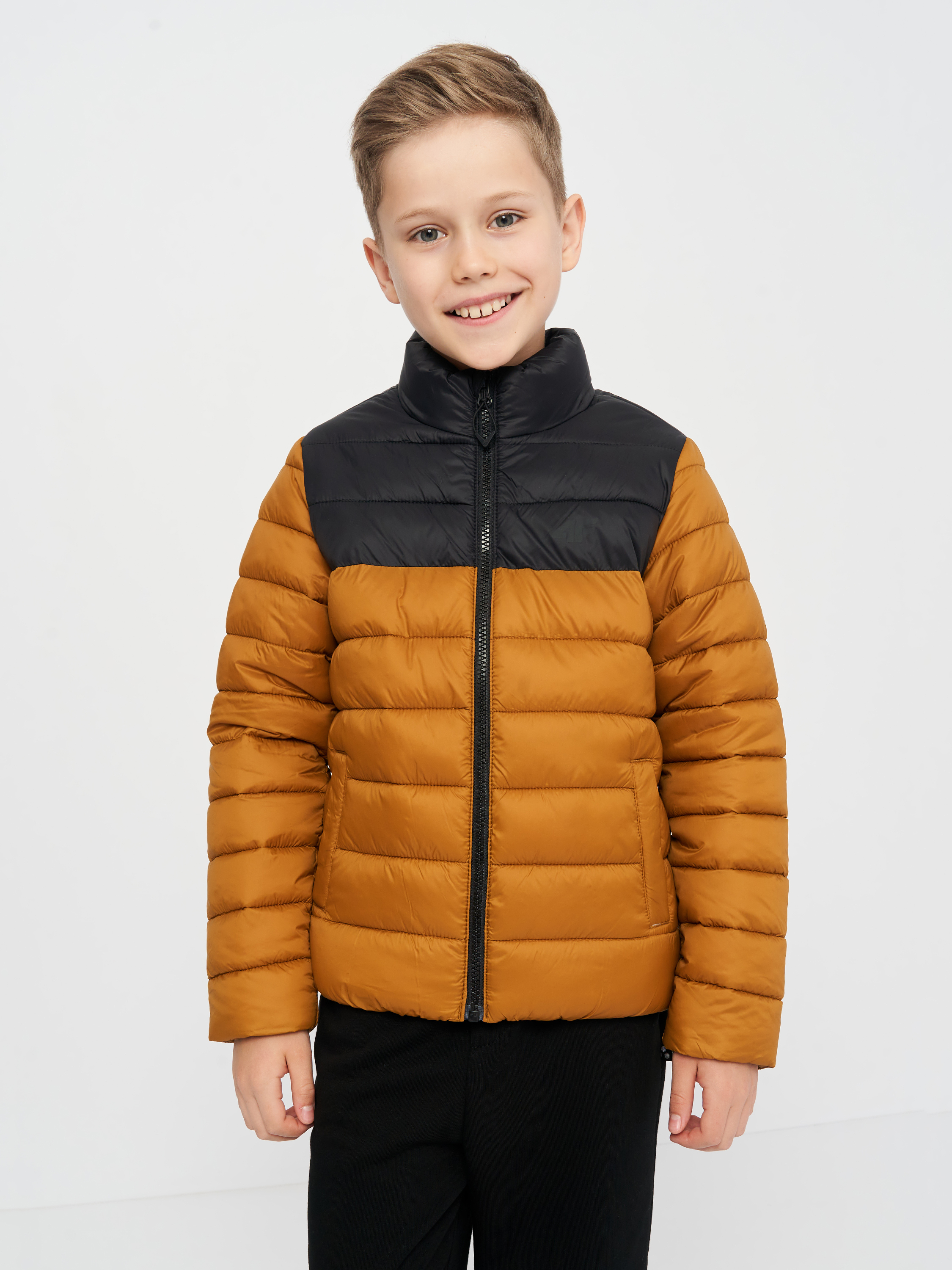 Акція на Дитяча демісезонна куртка для хлопчика 4F 4FJSS23TDJAM077-81S 128 см Коричнева від Rozetka