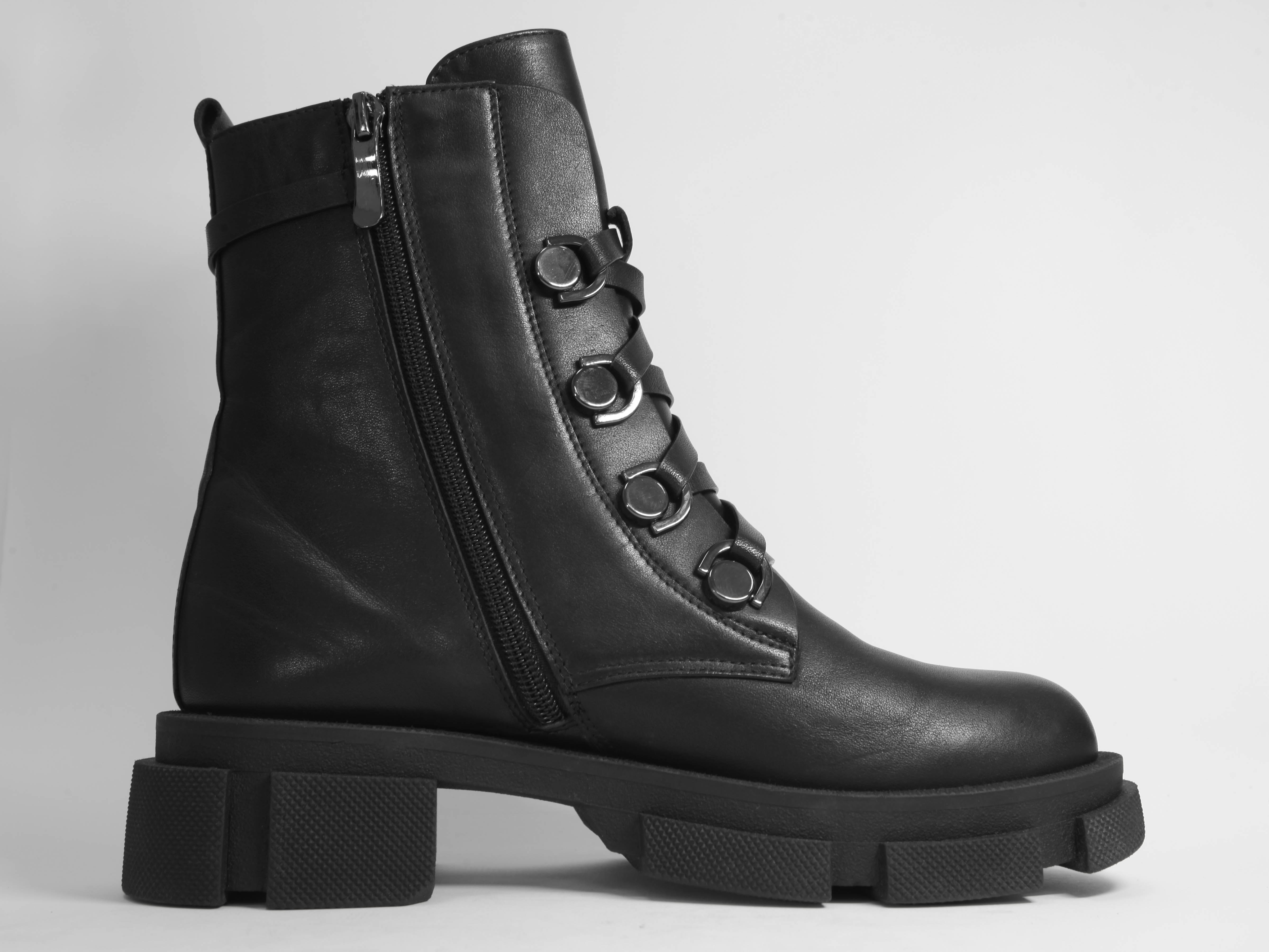 

Женские ботинки Fereski 1201-201 40 Черные (1201-201 BLK A01_W_tn)