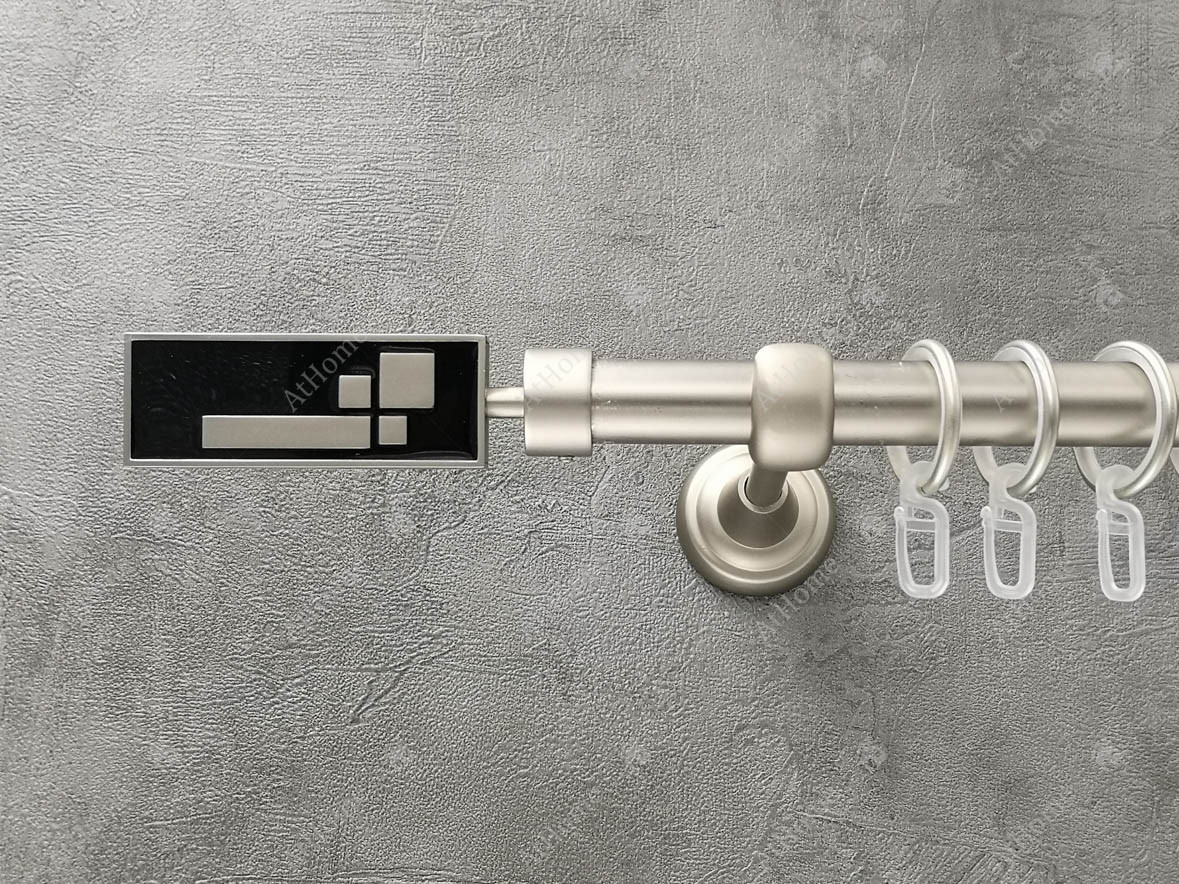 

Карниз Quadrum Терра 160 см одинарный Сатин 19 мм гладкая (кольца с крючками)