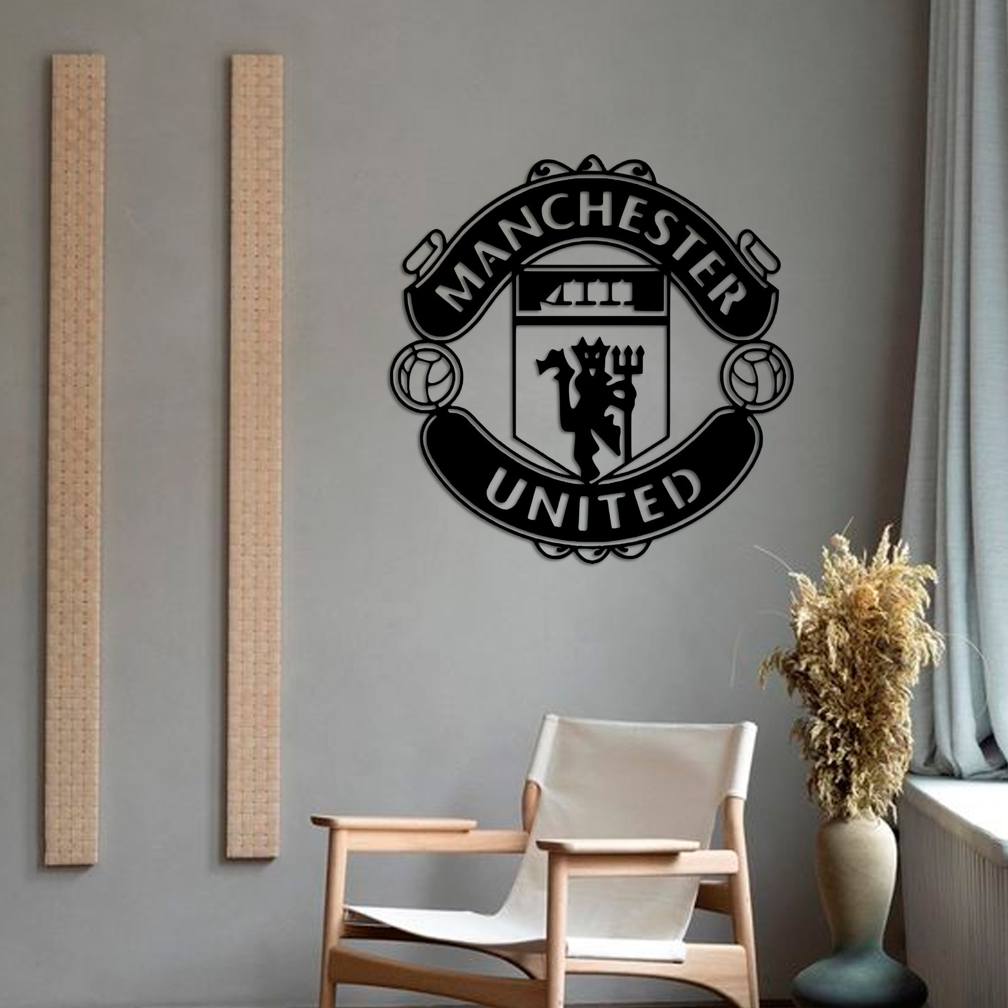 

Картина с дерева на стену футбольный герб FC Manchester United 75 см 30013