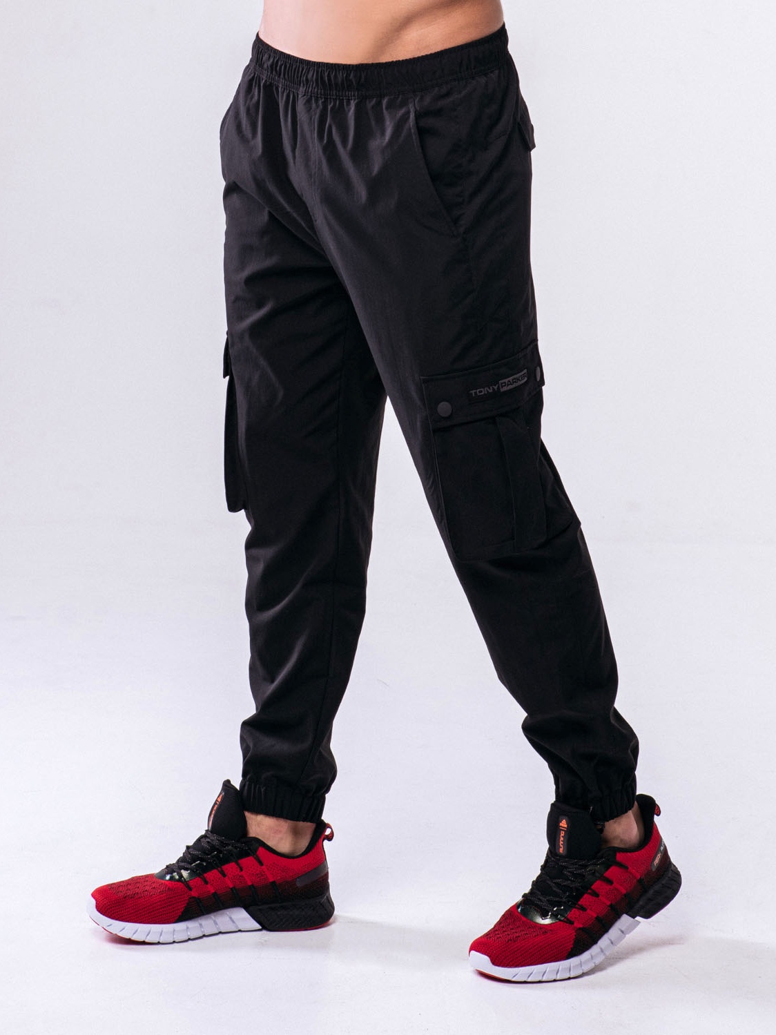 

Спортивные штаны PEAK FW301351-BLA M Черные