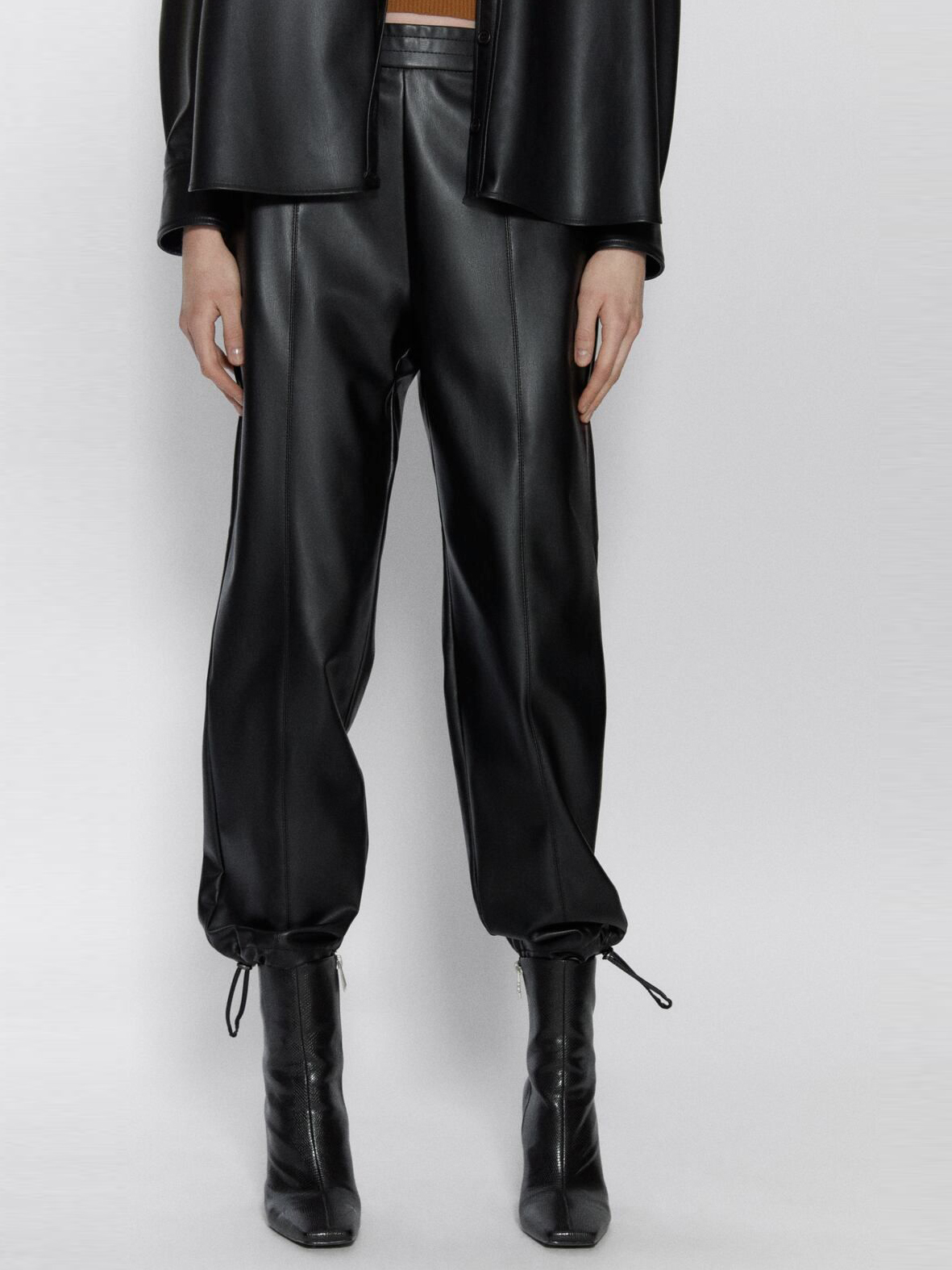 

Брюки Zara 07102154800 M Черные