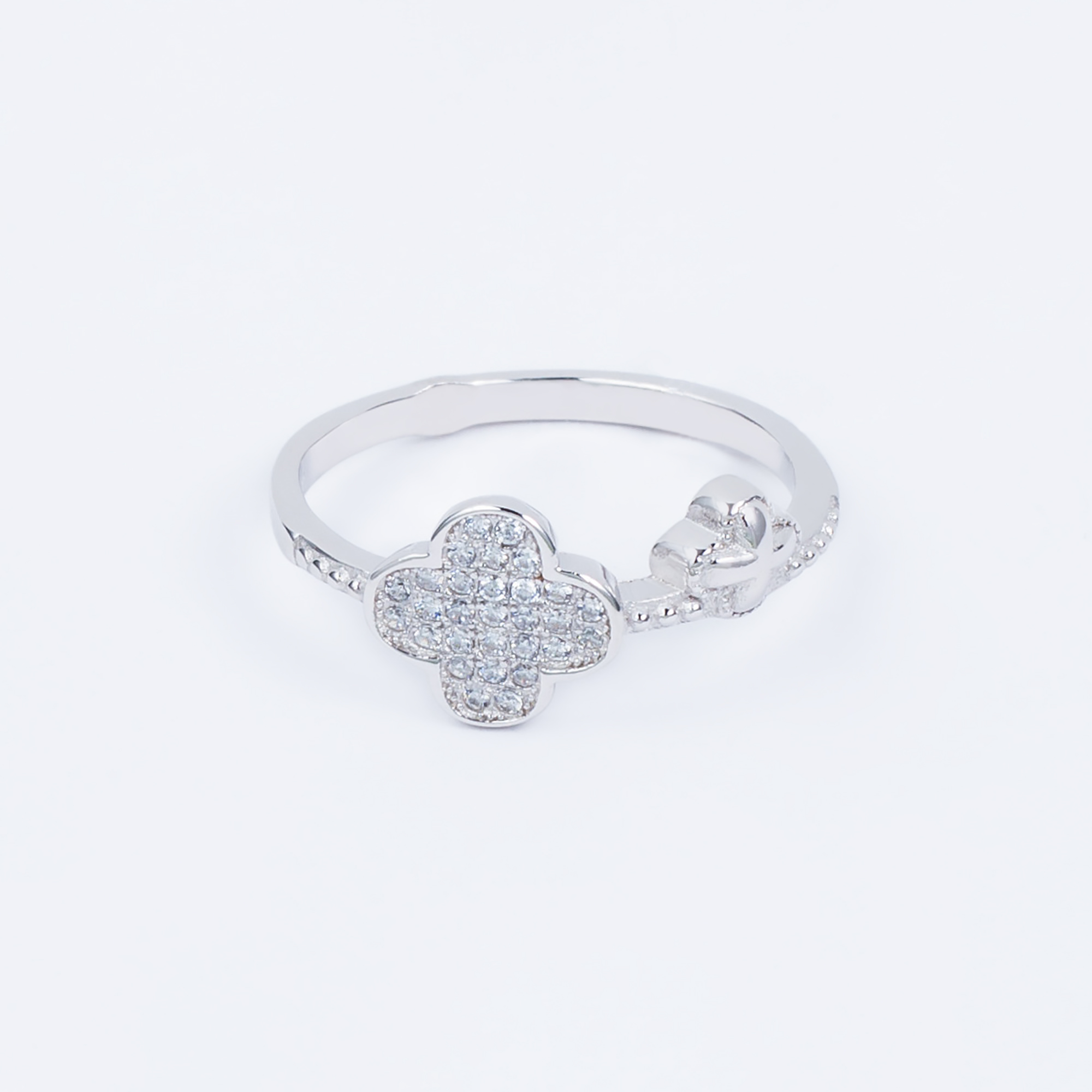 

Каблучка TOP Silver розмір 16,5 2,03 г
