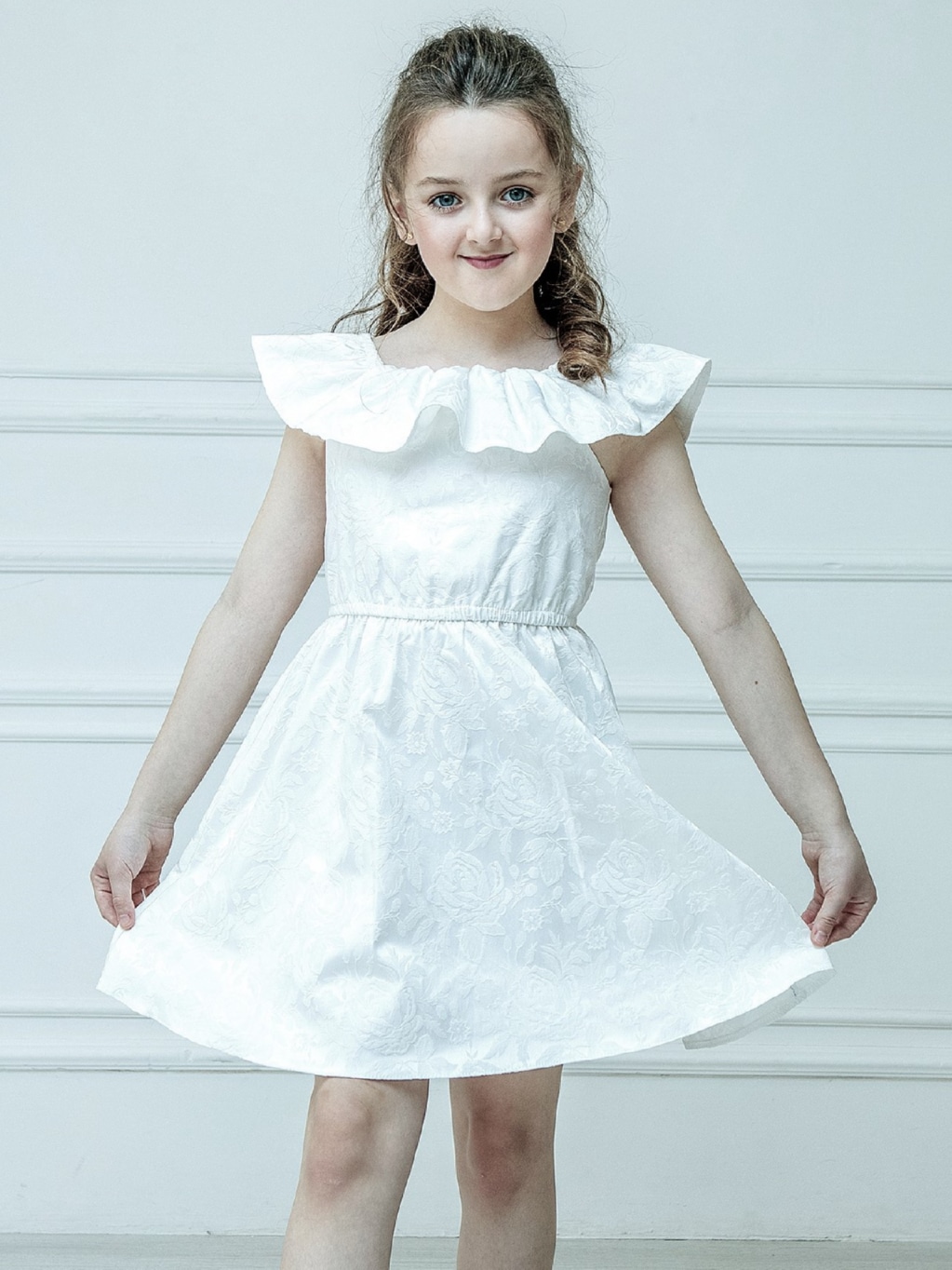 Акція на Дитяча літня святкова сукня для дівчинки Ласточка 23_2053 122 см Біла від Rozetka