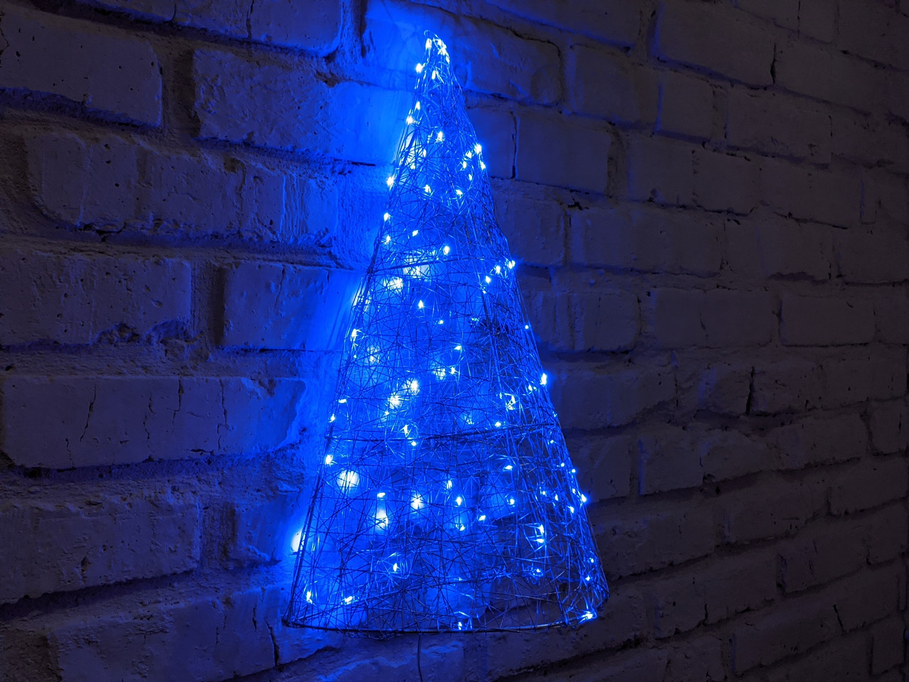 

Елка металлическая с гирляндой, железная, лофт, loft, питание от USB, 100 LED, 38 см., настенная 0158