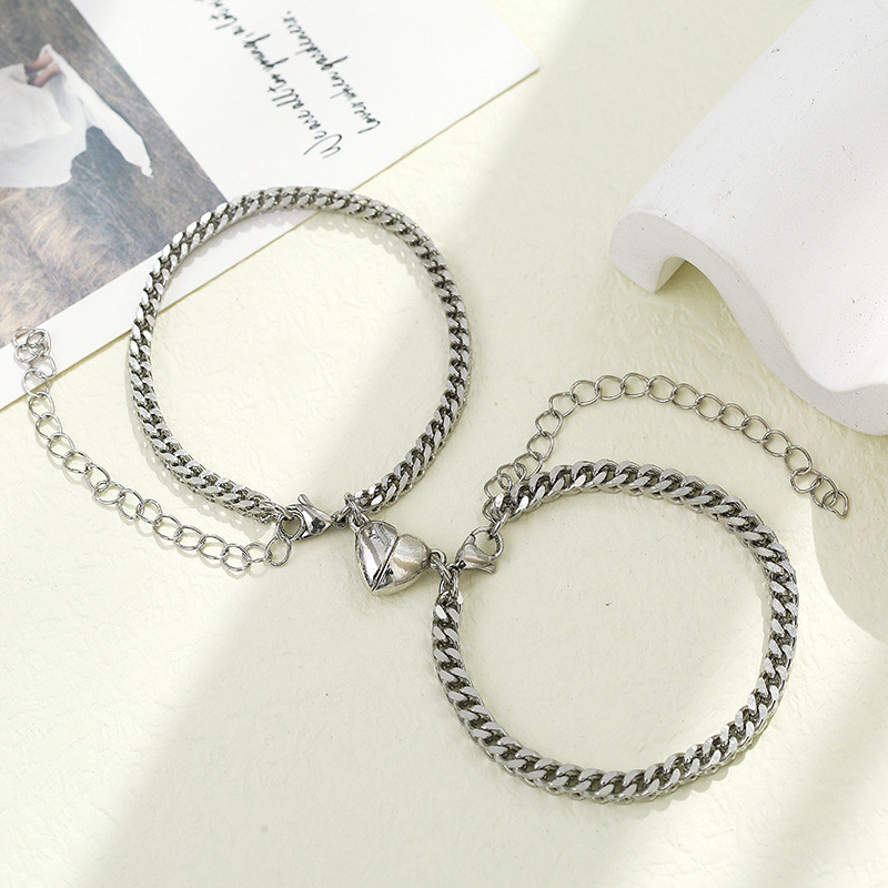 Парные браслеты на цепочках сердце на магните для влюбленных комплект отпродавца: Good Thing – в интернет-магазине ROZETKA