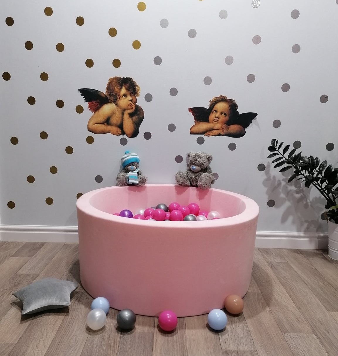 

Сухой бассейн Maikinbaby круг 90х40х6 см и 200 шт шаров Велюр Голубой (арт.М90-177)