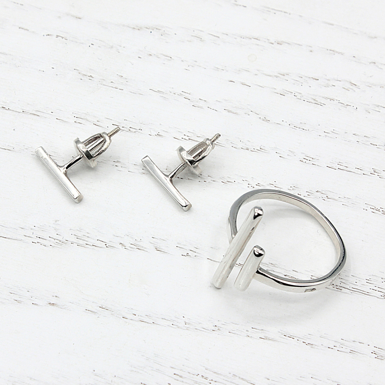 

Серебряное кольцо и серьги Чара 16,5 р