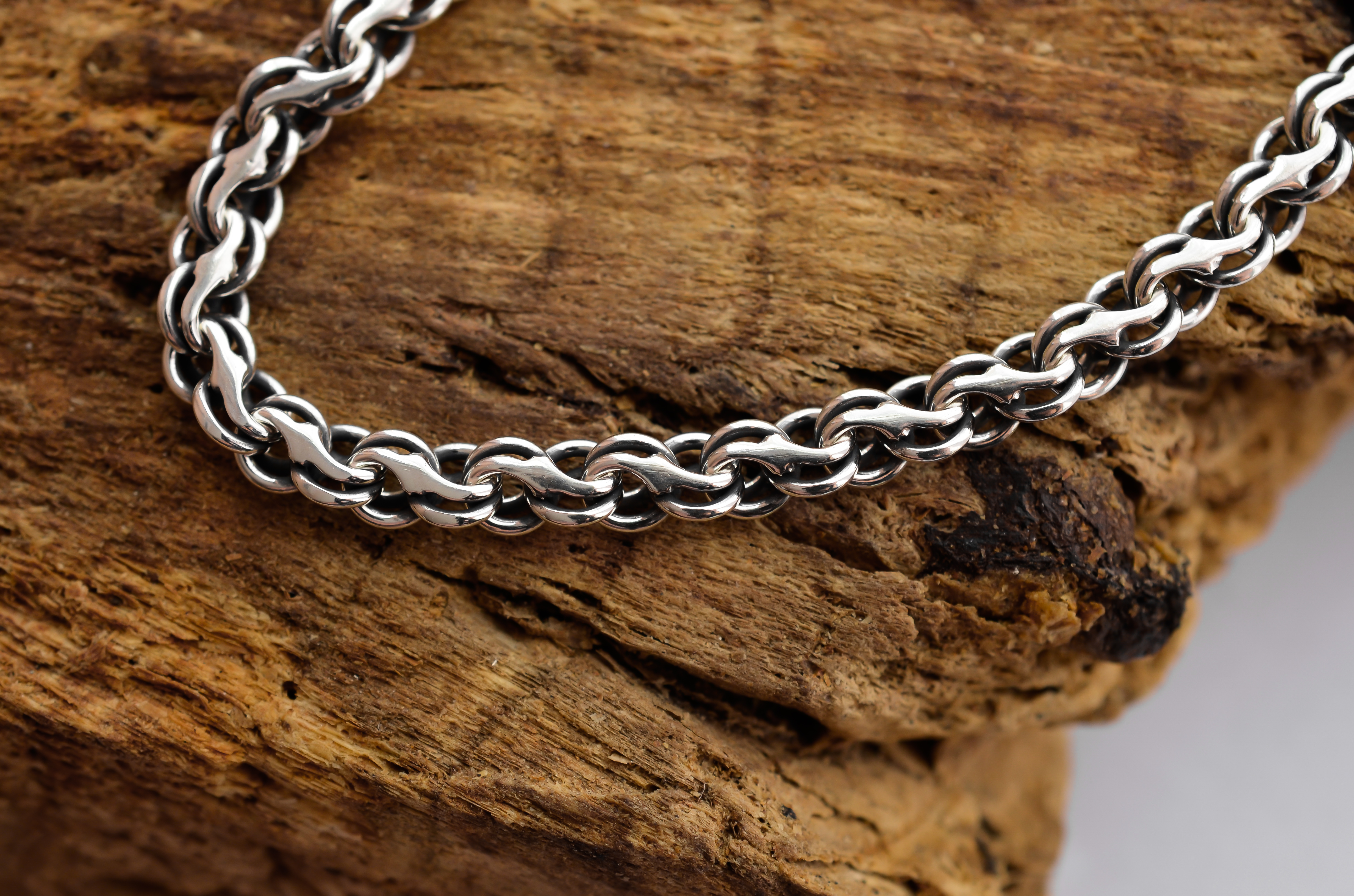 

Мужской серебряный браслет Meridian 925 пробы бисмарк "Ручеек" в чернении 21,5 размер 24105215