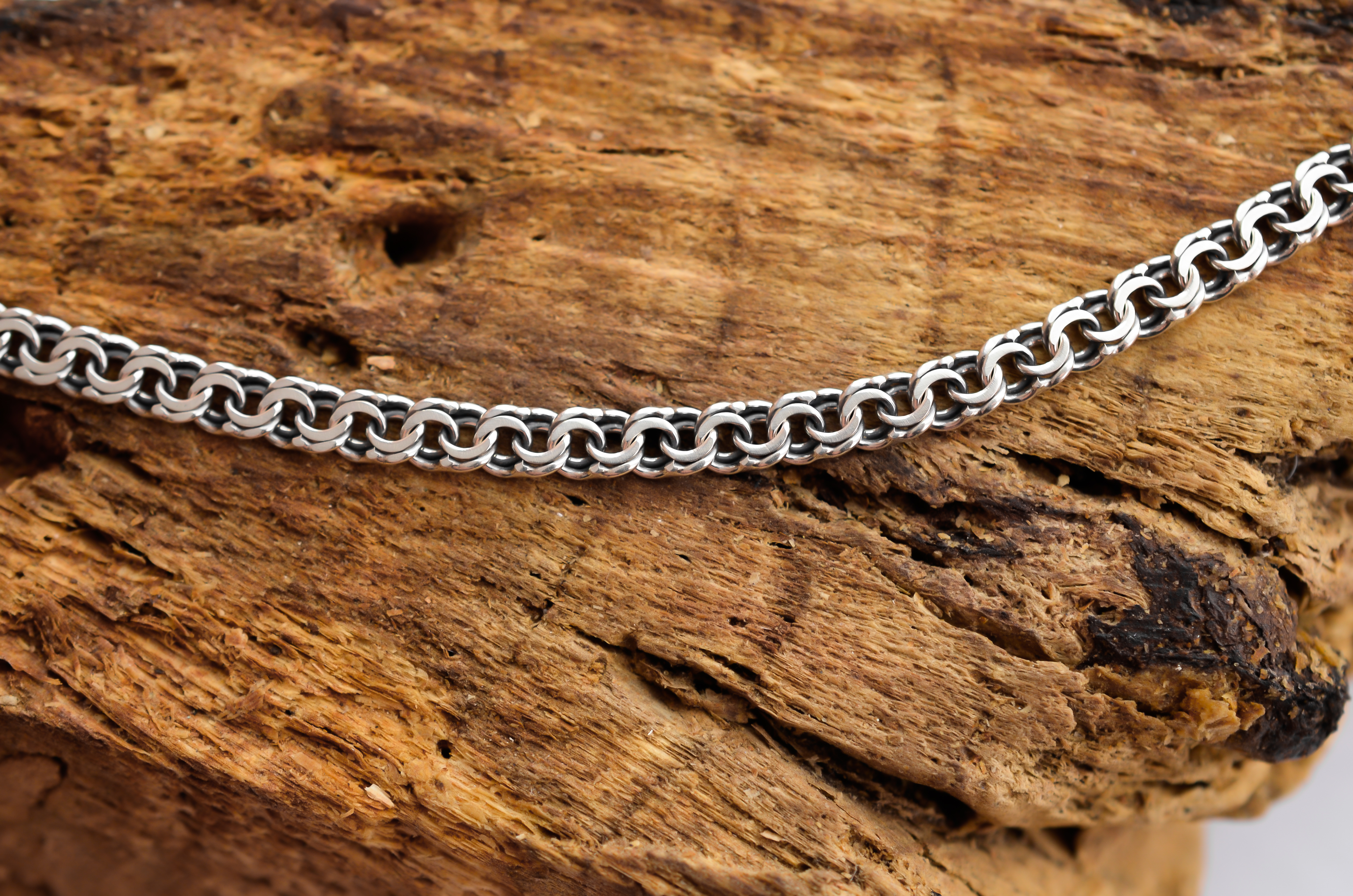 

Мужской серебряный браслет Meridian 925 пробы Плоский запилянный бисмарк в чернении 20,5 размер 24122/1205