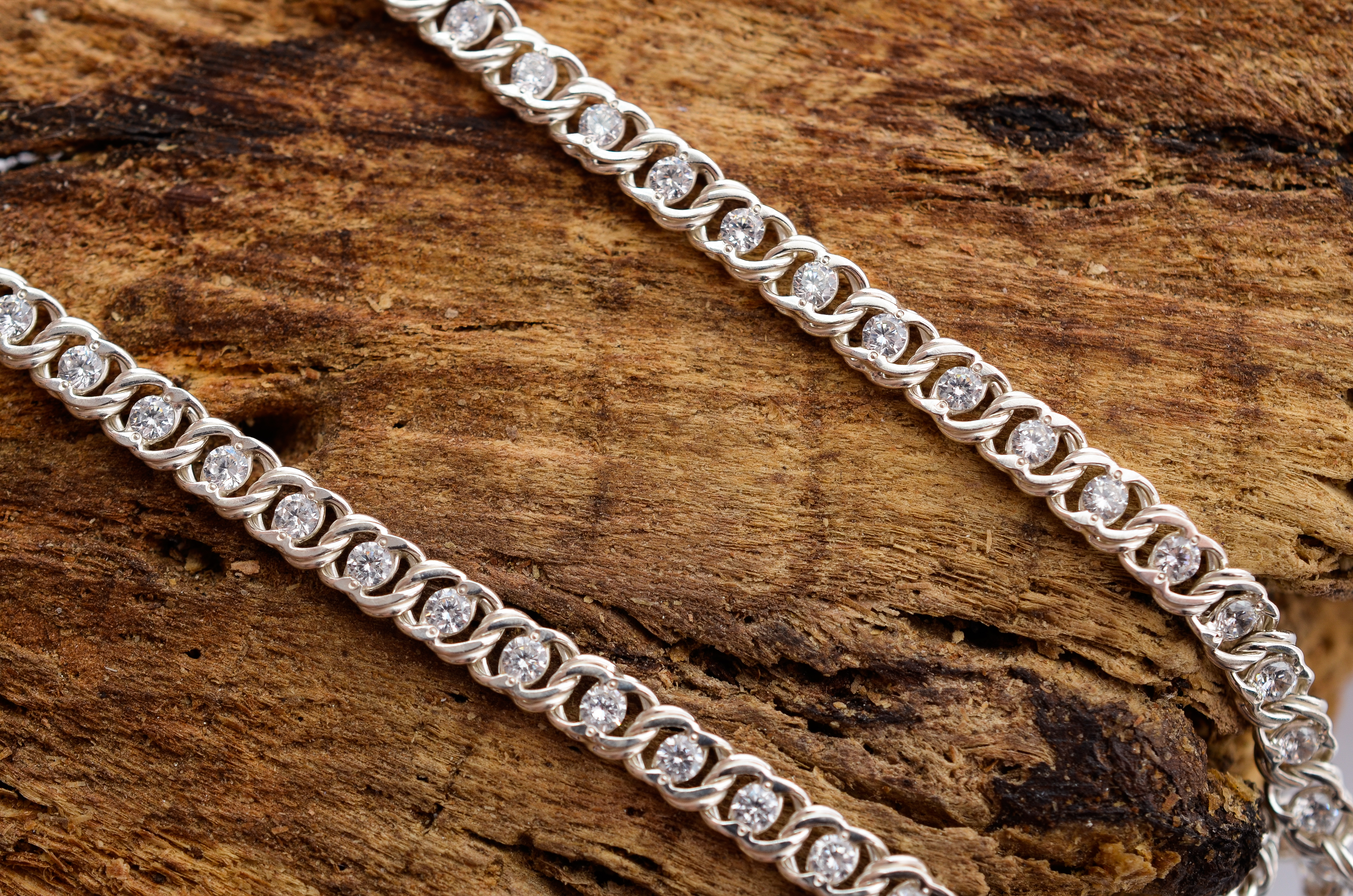 

Женская серебряная цепочка Meridian 925 пробы плетение "Арабский бисмарк с фианитами" 55 размер 25012/4-2,5550