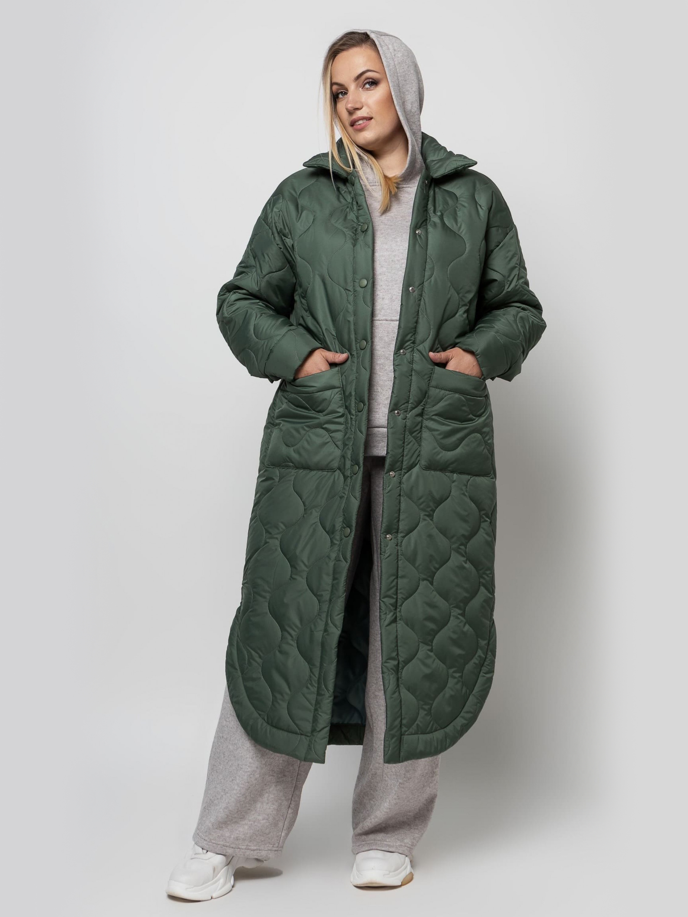 Акция на Куртка демісезонна довга жіноча VLAVI Кері 138901 54 Зелена от Rozetka