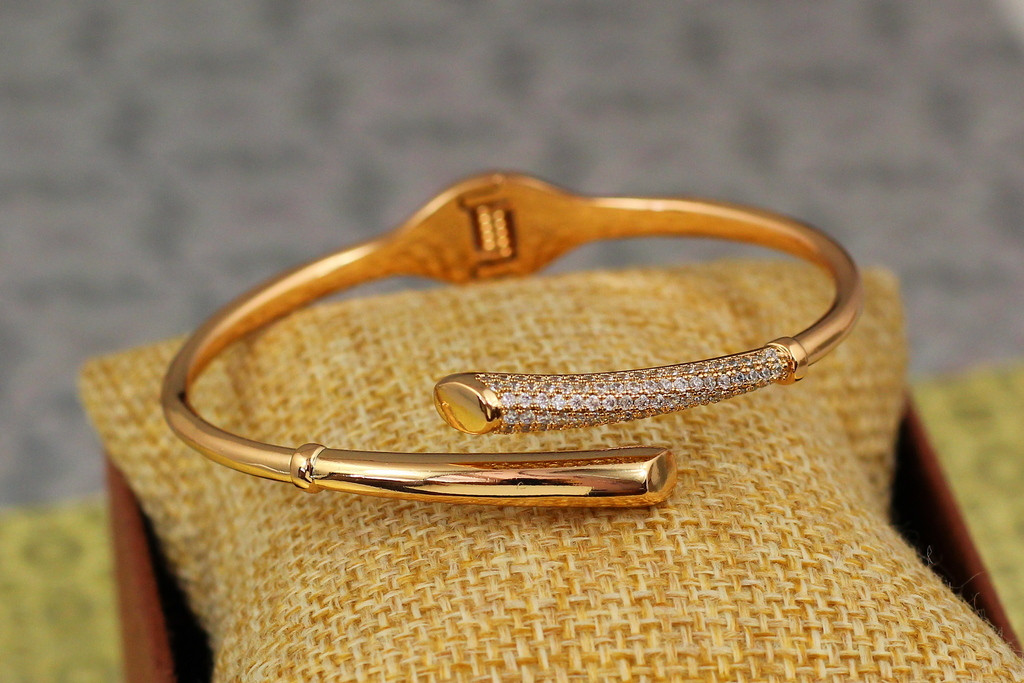 Браслет бэнгл Xuping Jewelry распростертые объятия 57 мм 11 мм на ...
