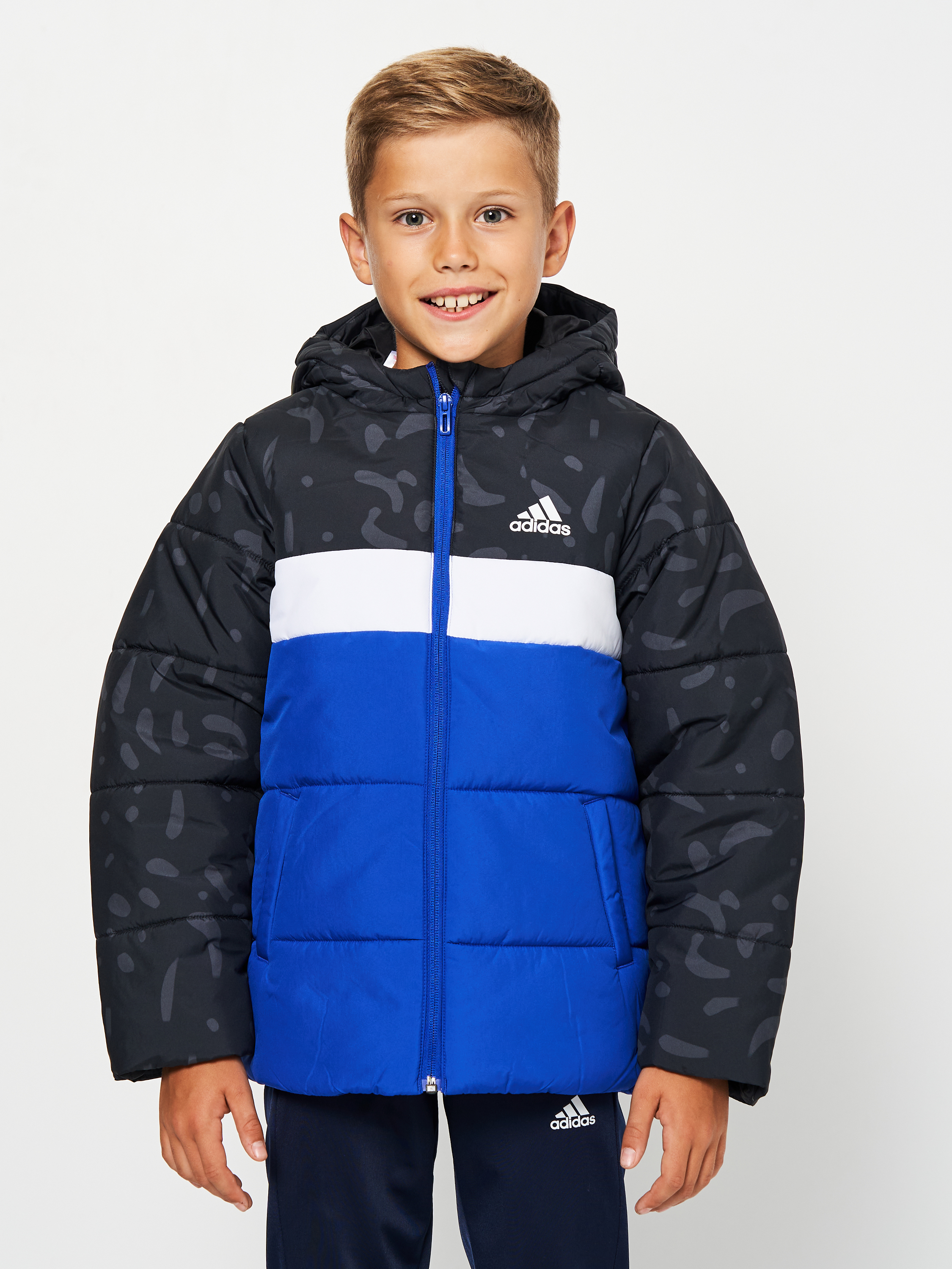 Акція на Дитяча демісезонна куртка для хлопчика Adidas Jb Cb Pad Jkt IL6097 134 см Black від Rozetka