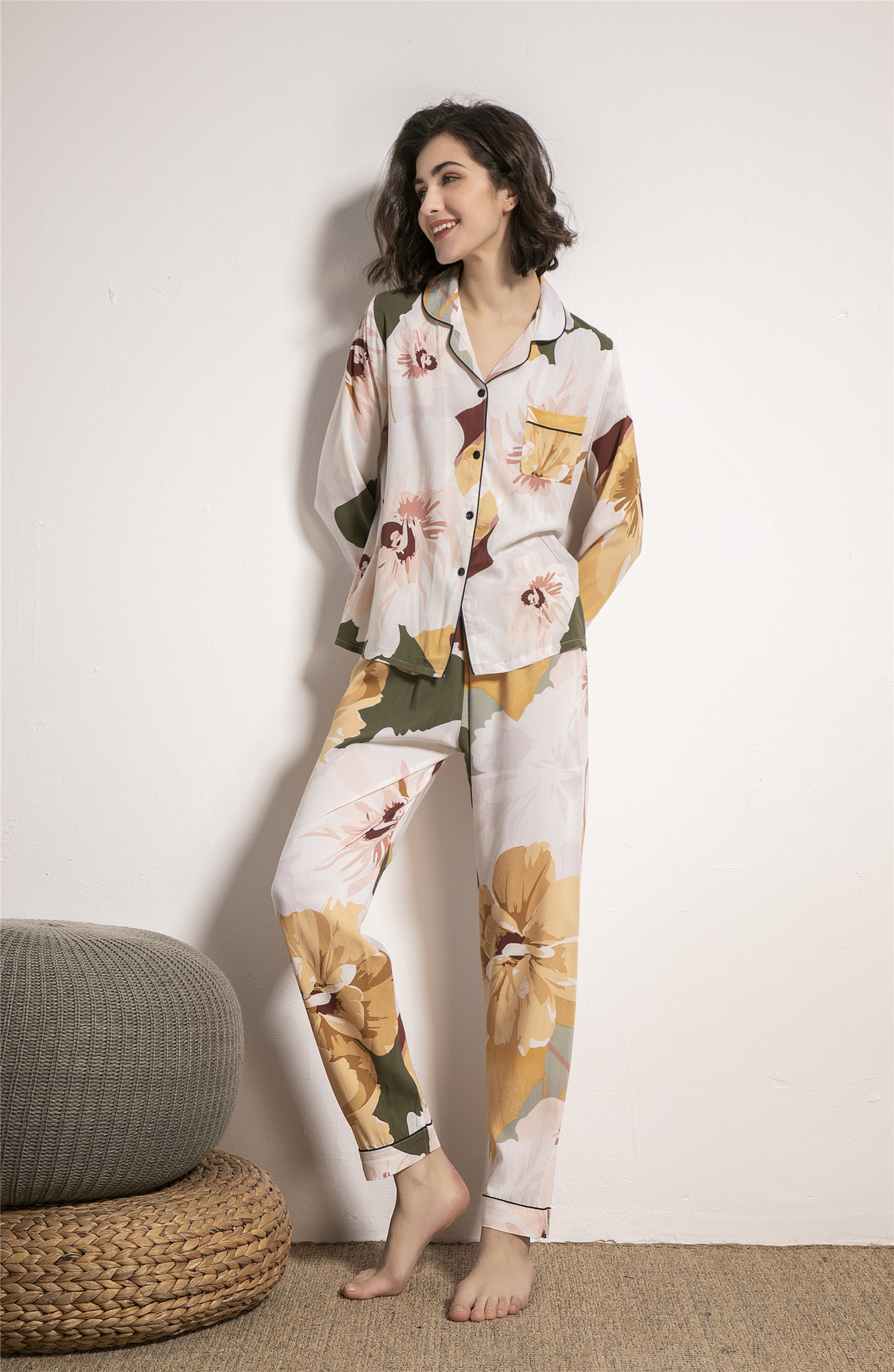 

Пижама женская Smell of flowers Berni Fashion (XL) Желтый