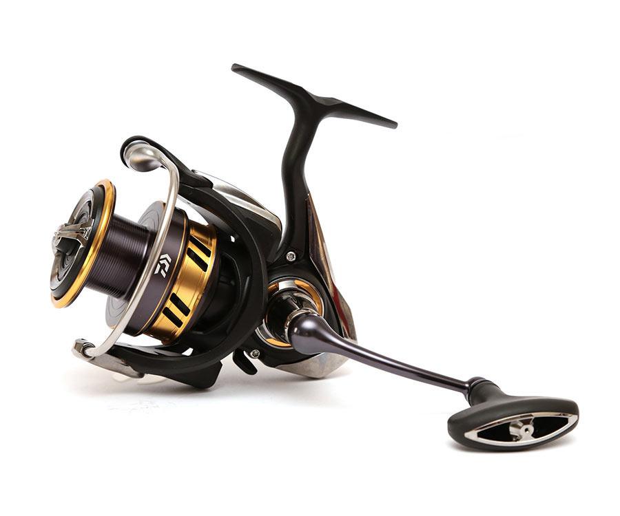 

Катушка Daiwa 17 Legalis LT 4000-C (10416-401)