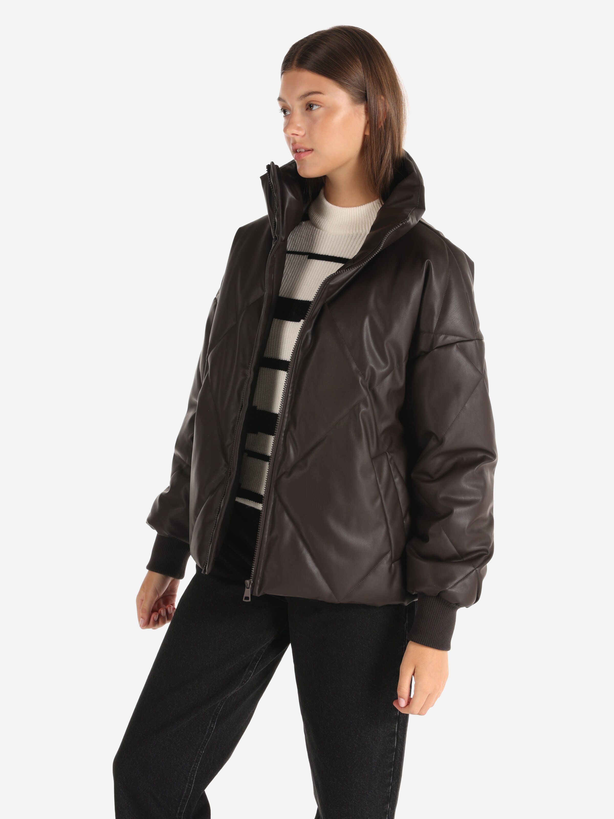 Акція на Куртка демісезонна коротка жіноча Colin's CL1064974BRW XS Brown від Rozetka