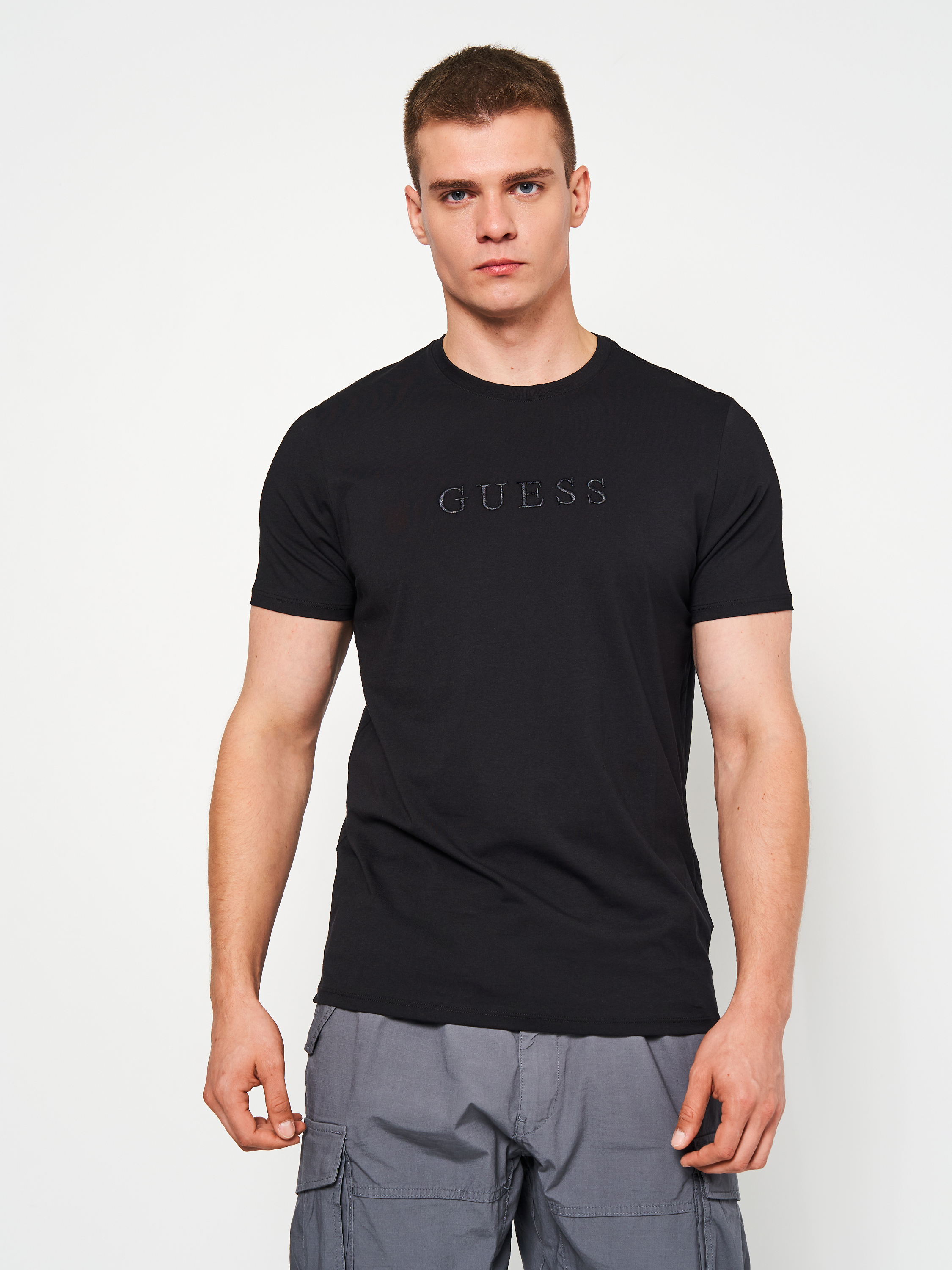 Акція на Футболка Guess Ss Classic Pima Emb Crew M2BP47-K7HD0-JBLK XL Jet Black A996 від Rozetka