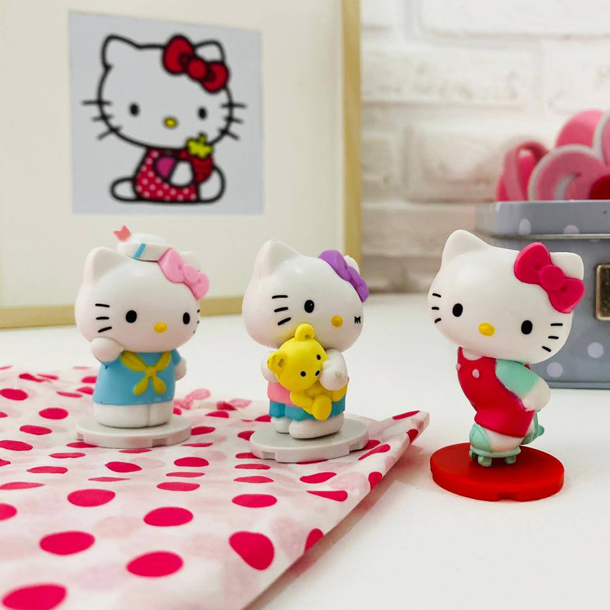 Коллекционная фигурка-сюрприз #sbabam You You Гарнюни Hello Kitty (39/CN23)  – фото, отзывы, характеристики в интернет-магазине ROZETKA | Купить в  Украине: Киеве, Харькове, Днепре, Одессе, Запорожье, Львове