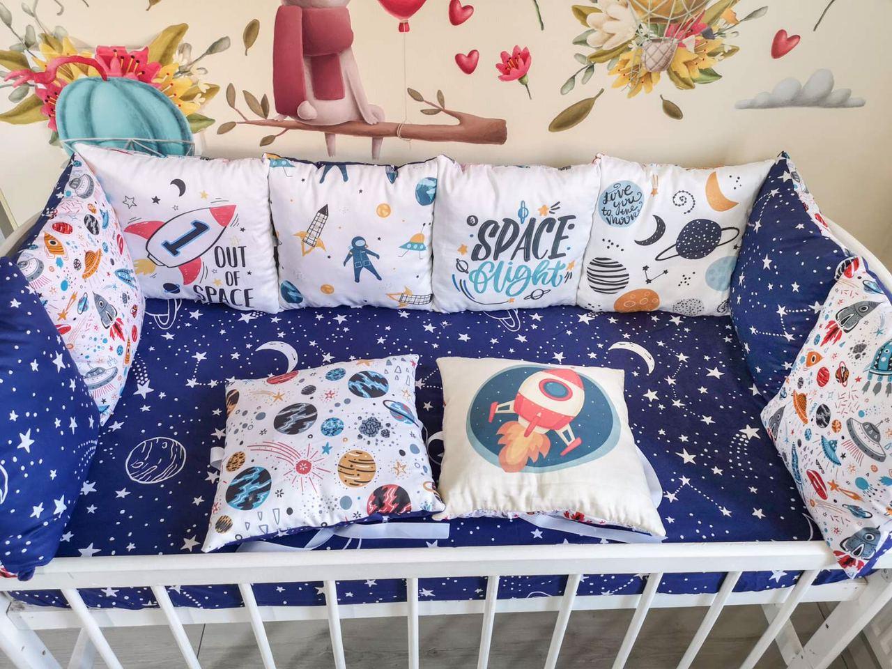 

Набор бортиков Вилюта в детскую кроватку 12 подушек и простынь на резинке / защита на 4 стороны в детскую кроватку космос