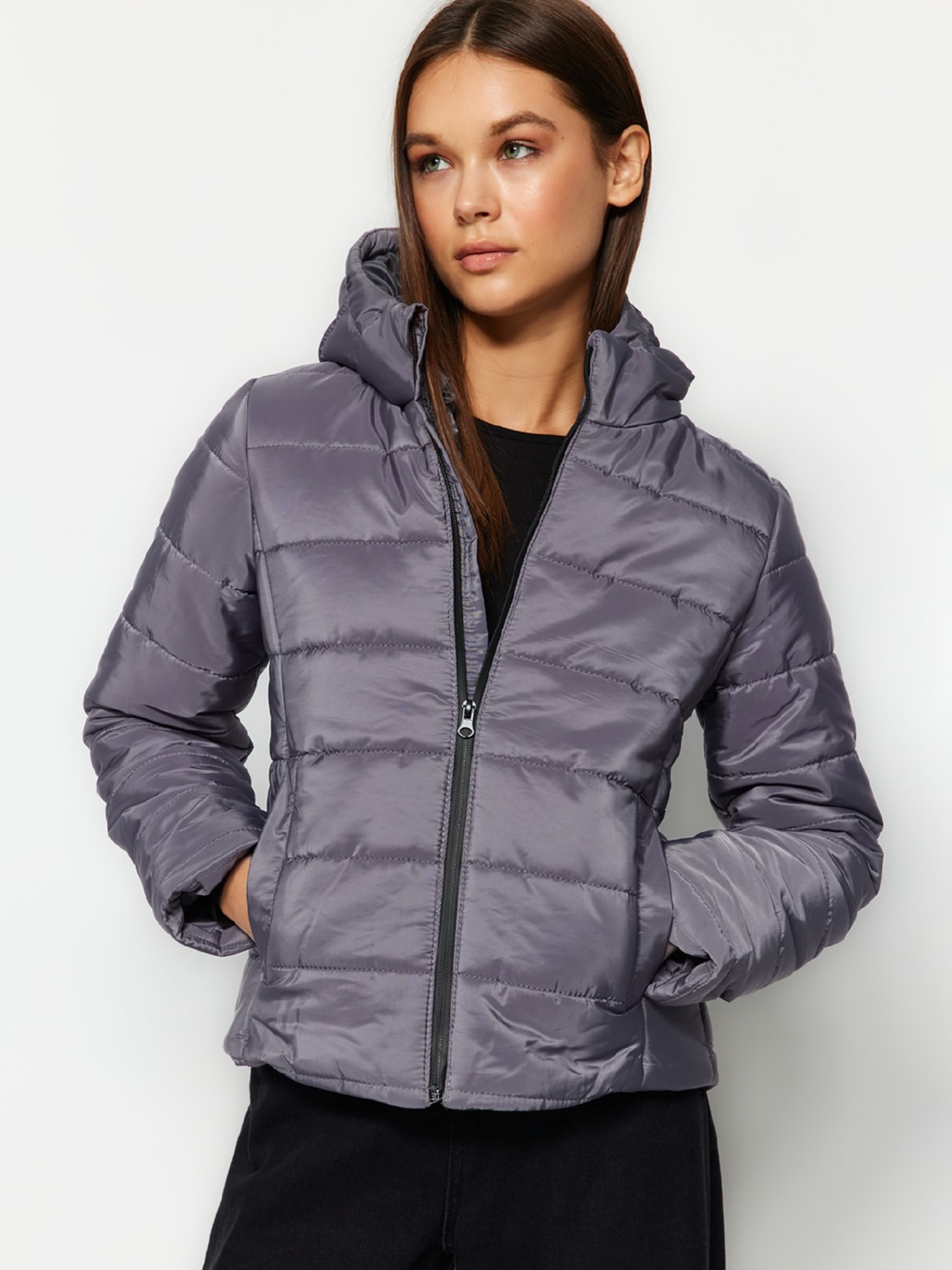Акція на Куртка зимова коротка жіноча Trendyol TWOAW24MO00175 S Gray від Rozetka