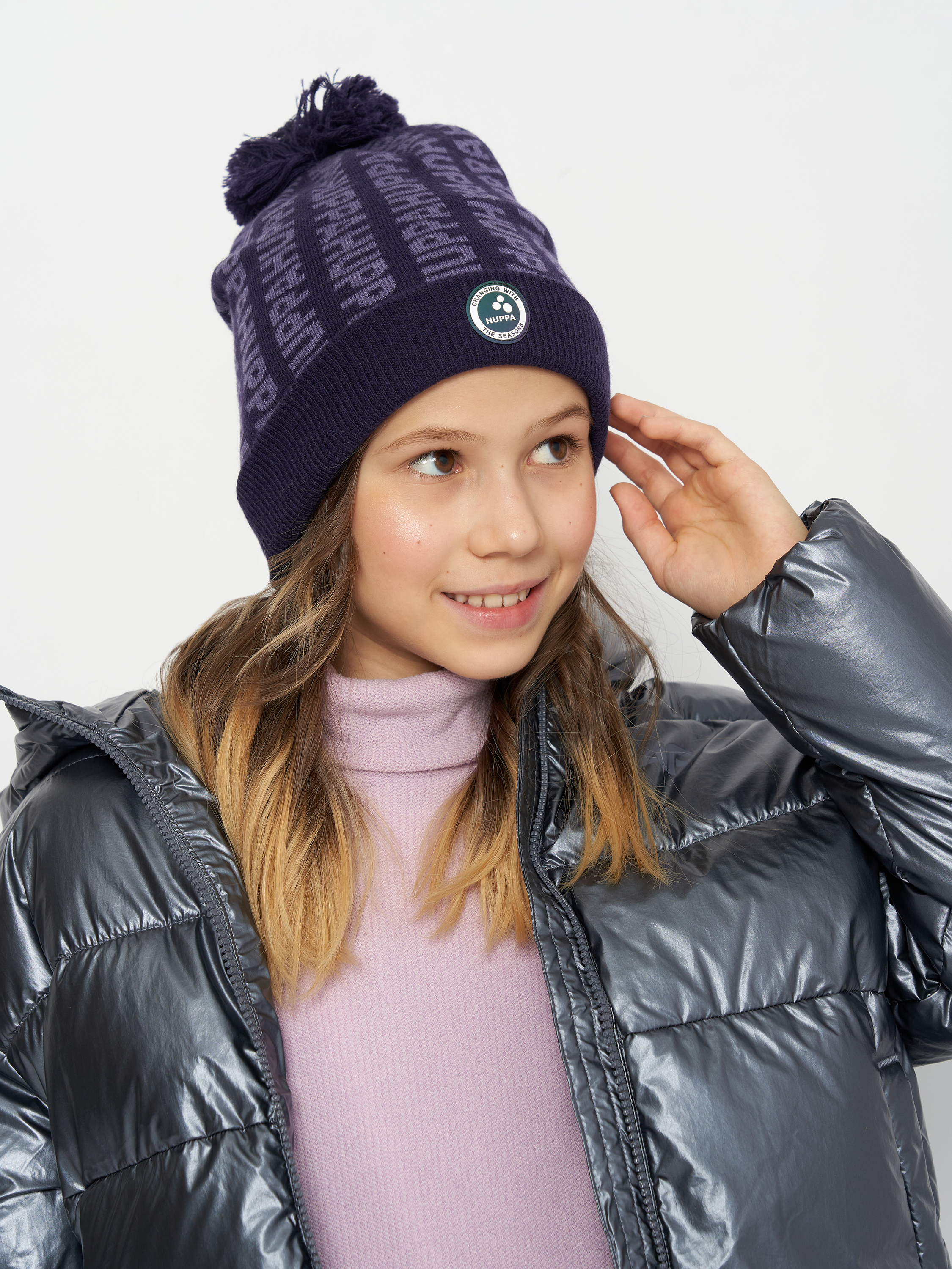 Акція на Дитяча зимова шапка з помпоном для дівчинки Huppa Huppa 94290000-70073 55-57 см Темно-фіолетова від Rozetka