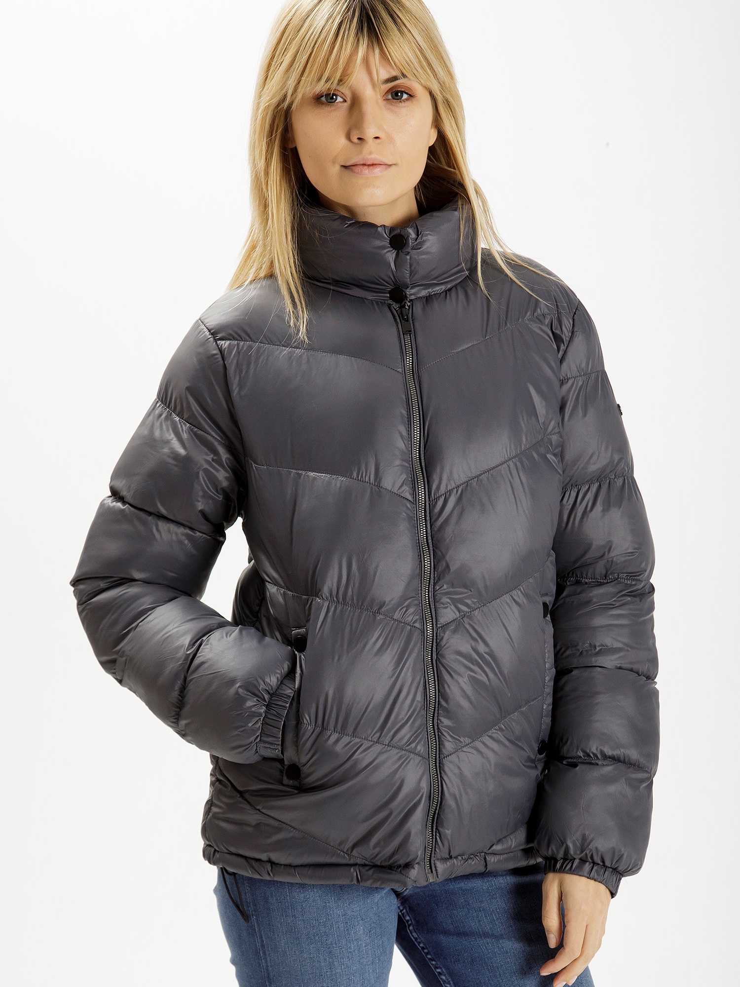 Акция на Куртка зимова коротка жіноча Cross Jeans 81241-021 S Anthracite от Rozetka