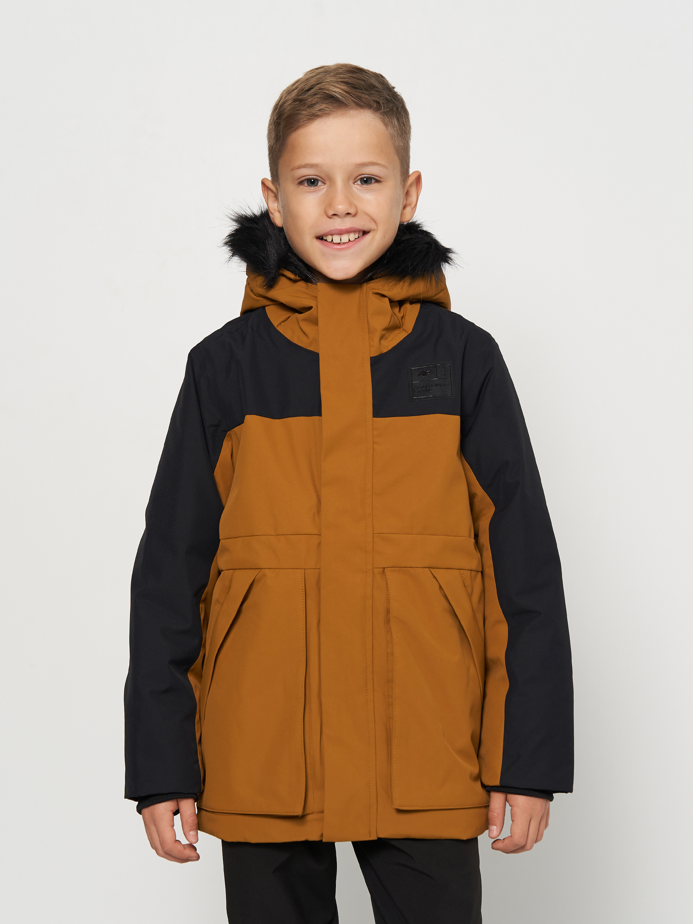 Акція на Дитяча зимова стьобана куртка для хлопчика 4F 4FJAW23TJACM109-82S 128 см від Rozetka