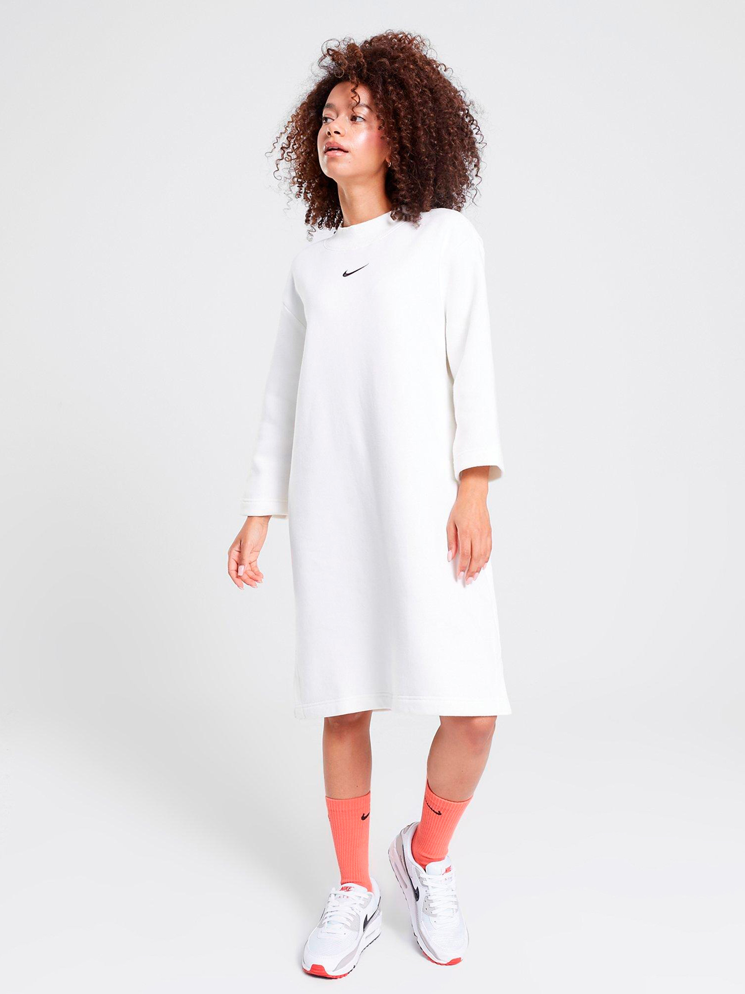 Акція на Платье-футболка миди летнее женское Nike Style Fleece 3Q Dress DV5248-133 S Sail/Black від Rozetka