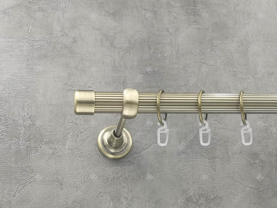 

Карниз Quadrum Заглушка 320 см одинарный Антик 25 мм рифленая (кольца с крючками)