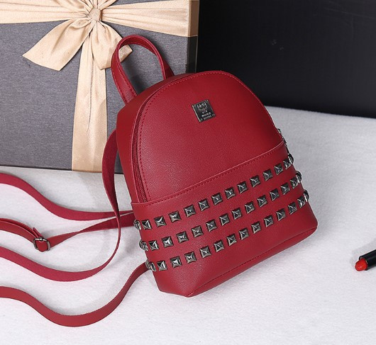 

Женский мини рюкзак Rivet red
