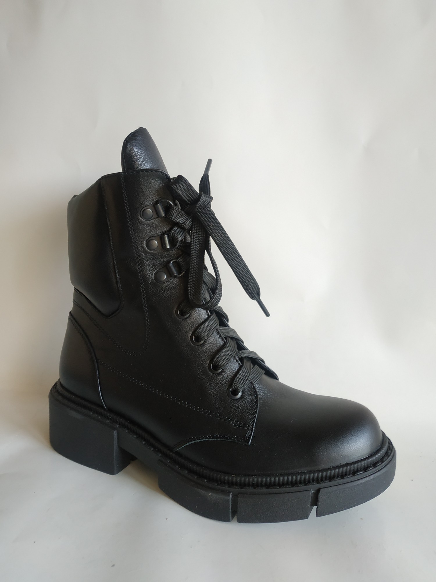 

Ботинки FOOT STEP 323 чк 204028 37 24 см