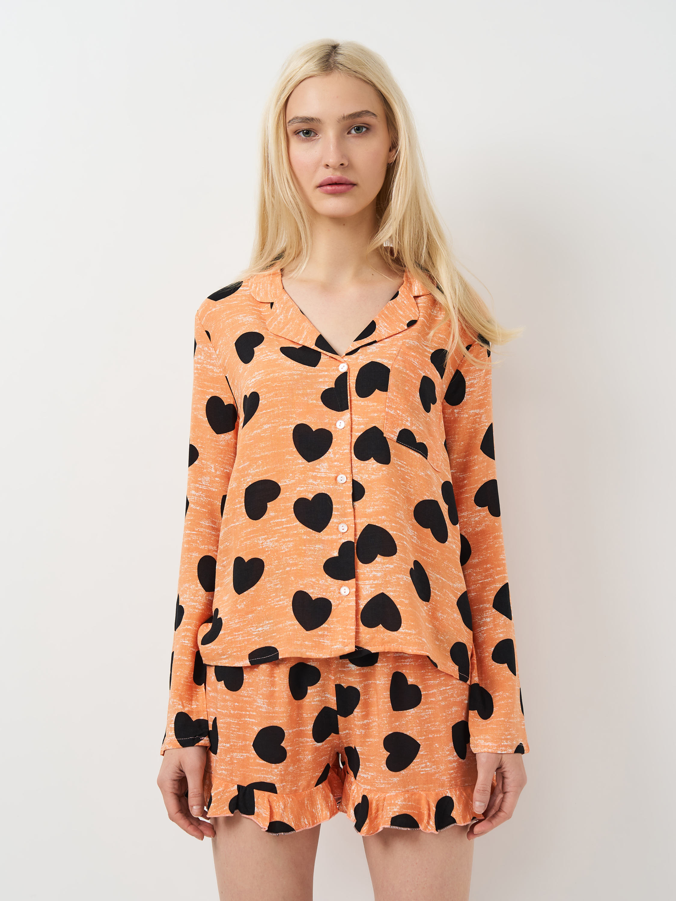Акція на Піжама (сорочка + шорти) жіноча з віскози Trendyol THMAW21PT0043 36 Peach від Rozetka