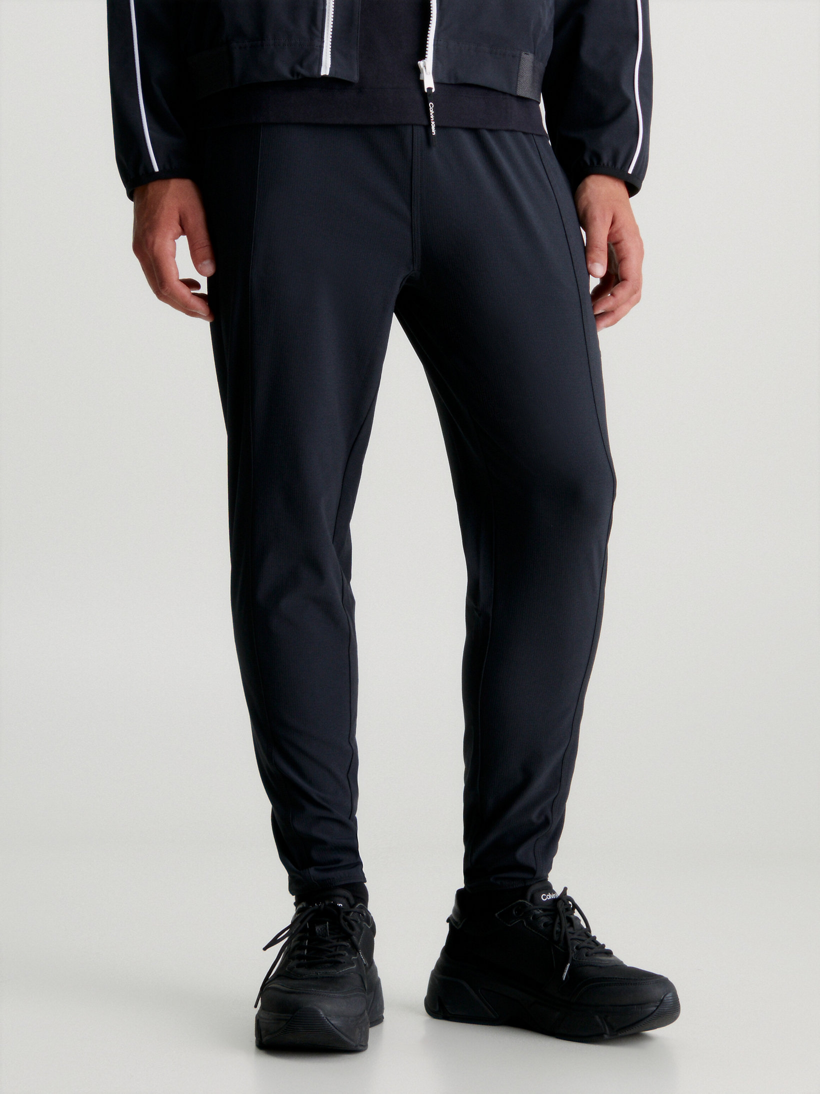 Акція на Спортивні штани чоловічі Calvin Klein 00GMS3P603-BAE L Чорні від Rozetka