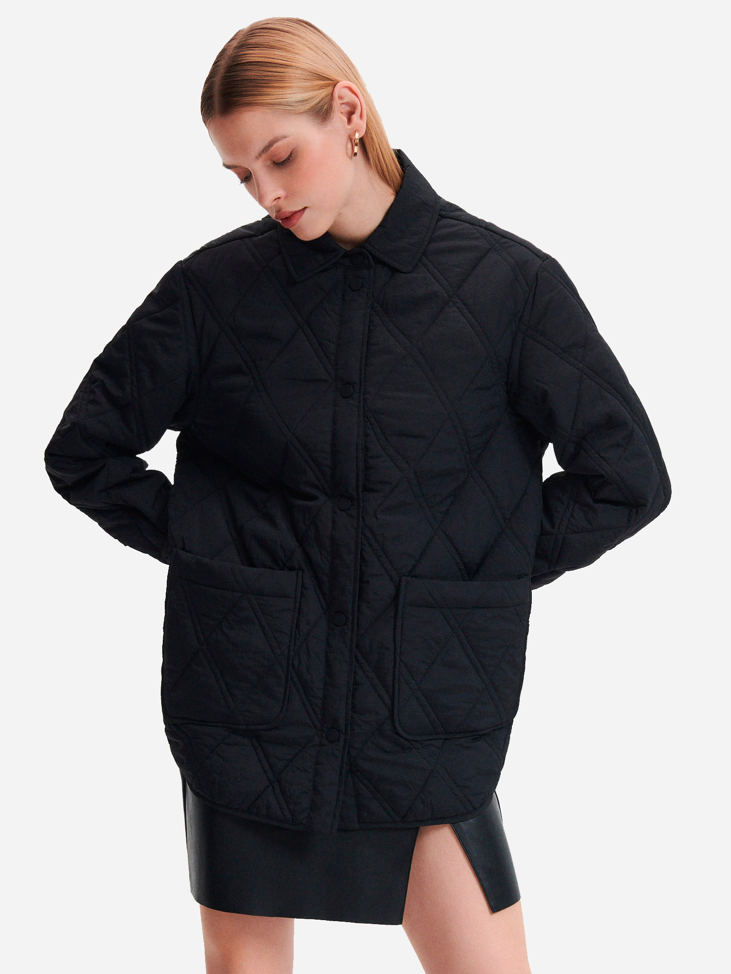 Акція на Куртка демісезонна подовжена жіноча Reserved 1582N-99X S Чорна від Rozetka