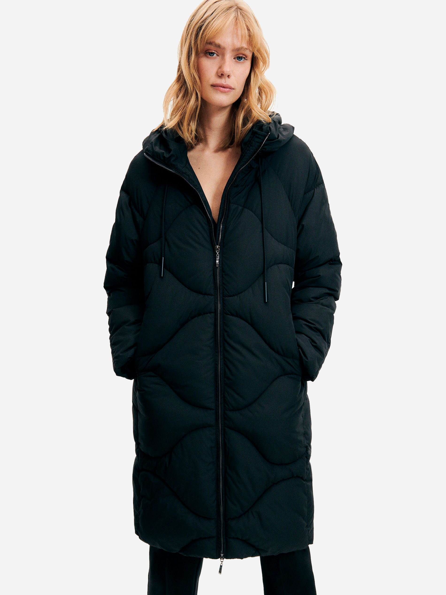 Акція на Пальто-куртка довге демісезонне з капюшоном жіноче Reserved 1583N-99X 34 Чорне від Rozetka