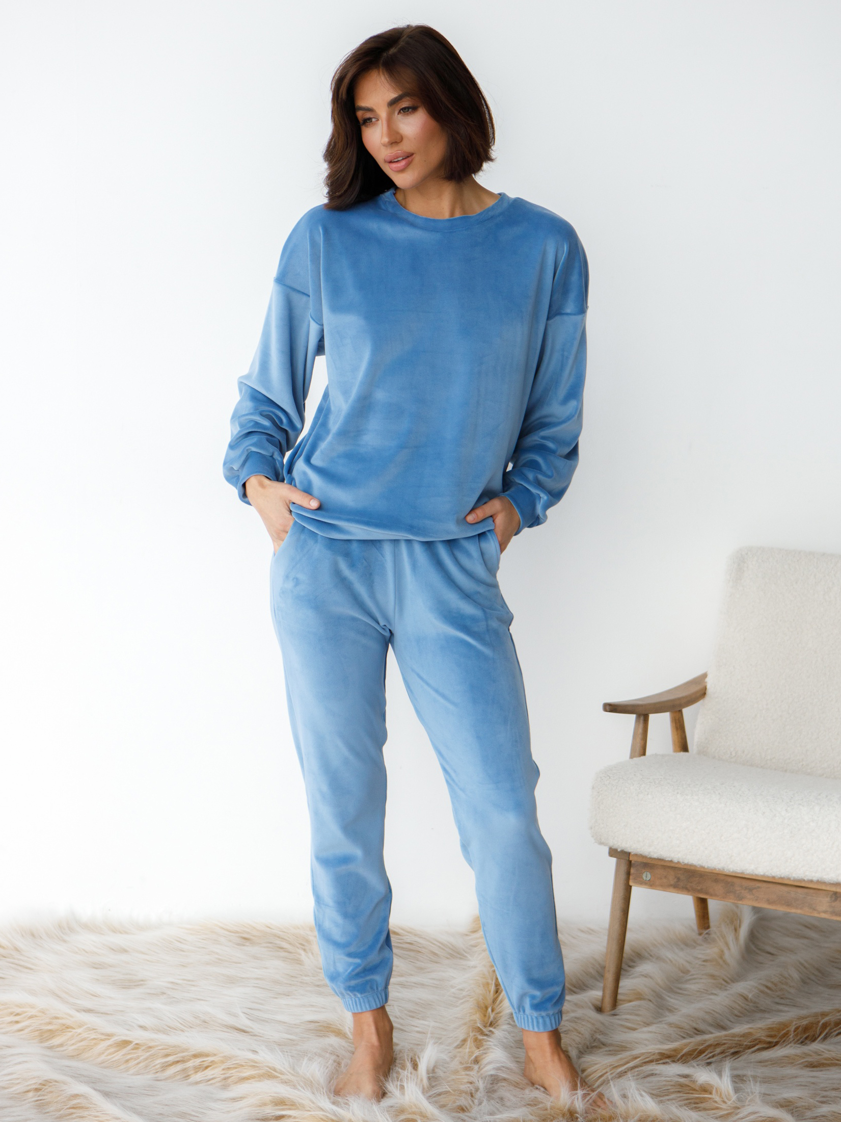Акція на Піжама (світшот + штани) жіноча тепла велюрова BARWA garments 0332/333 M Блакитна від Rozetka