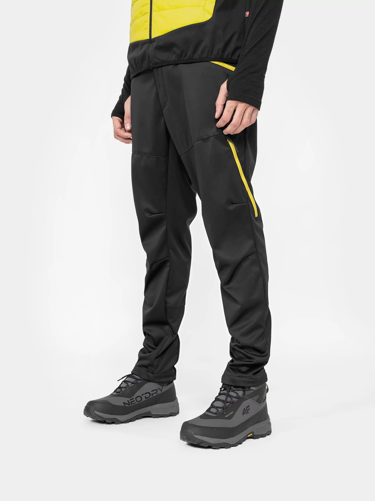 Акція на Спортивні штани чоловічі 4F Ultralight H4Z22-SPMTR061-20S S Deep Black від Rozetka