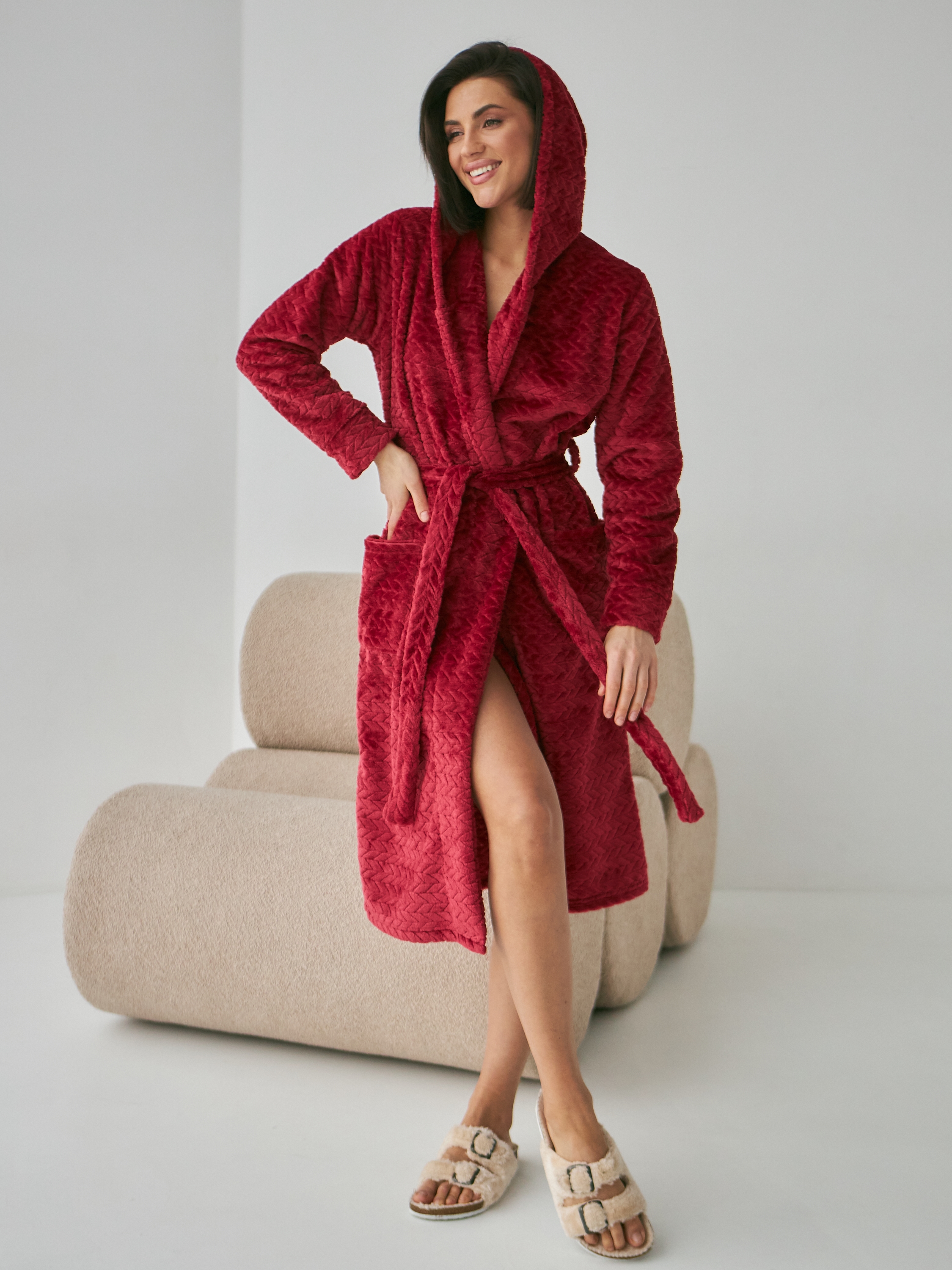 Купить Женский махровый халат с капюшоном (Красный) в Казани по низким ценам