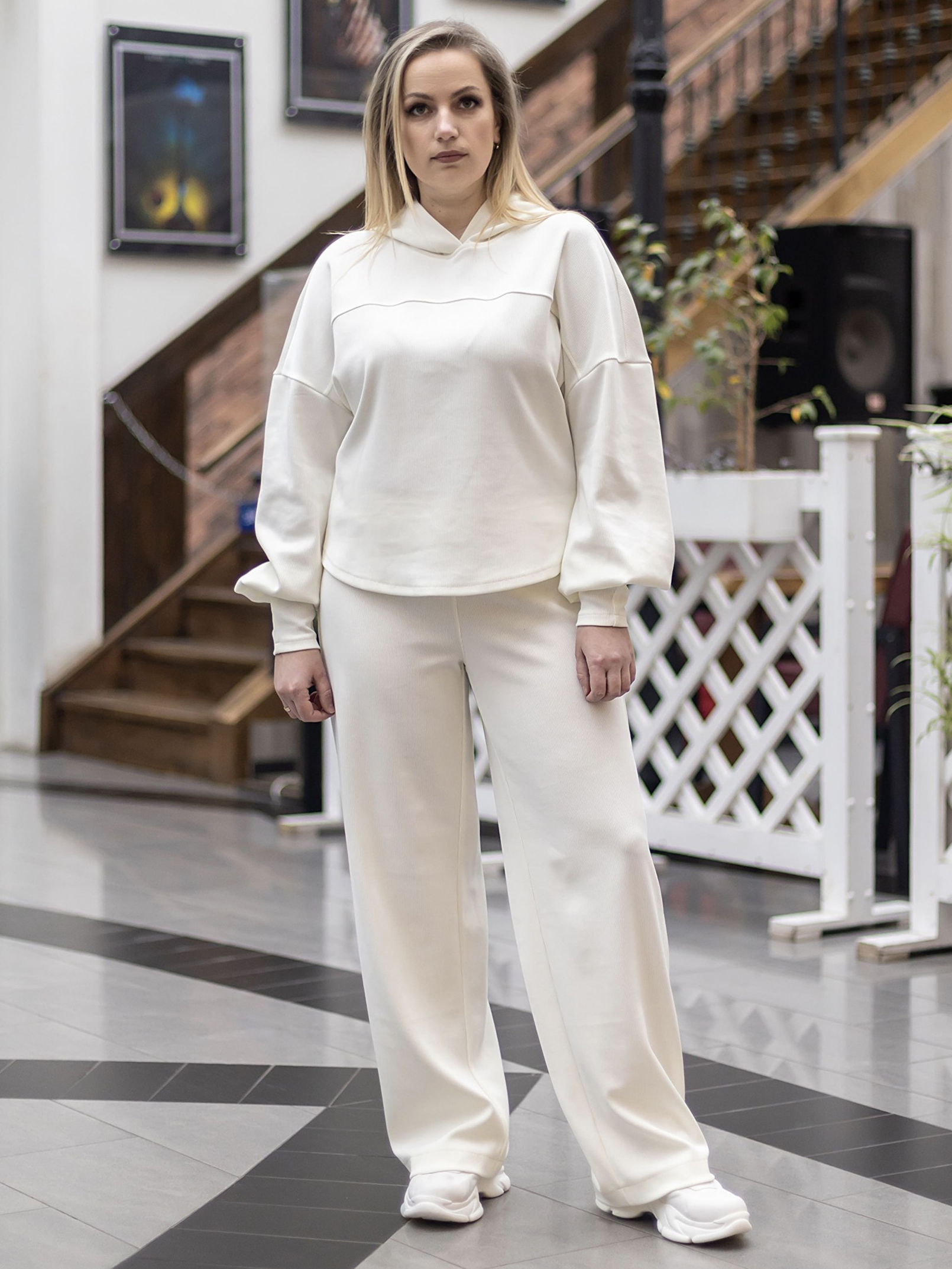 Акція на Спортивний костюм жіночий VLAVI Еліза 140001 54 Білий від Rozetka