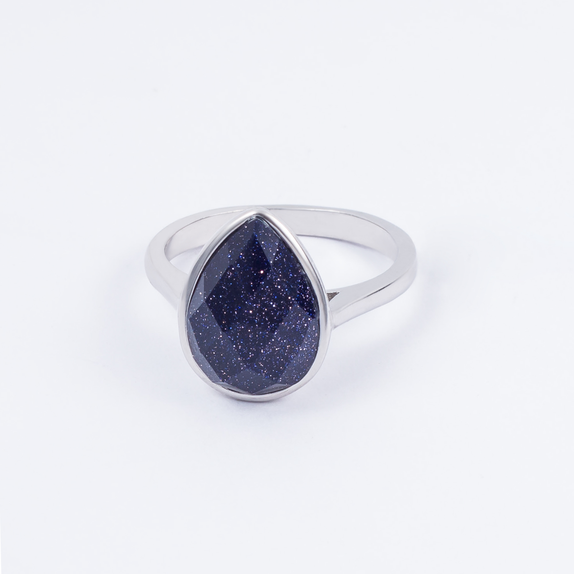 

Каблучка TOP Silver размер 18,0 4,76 г 9510235а