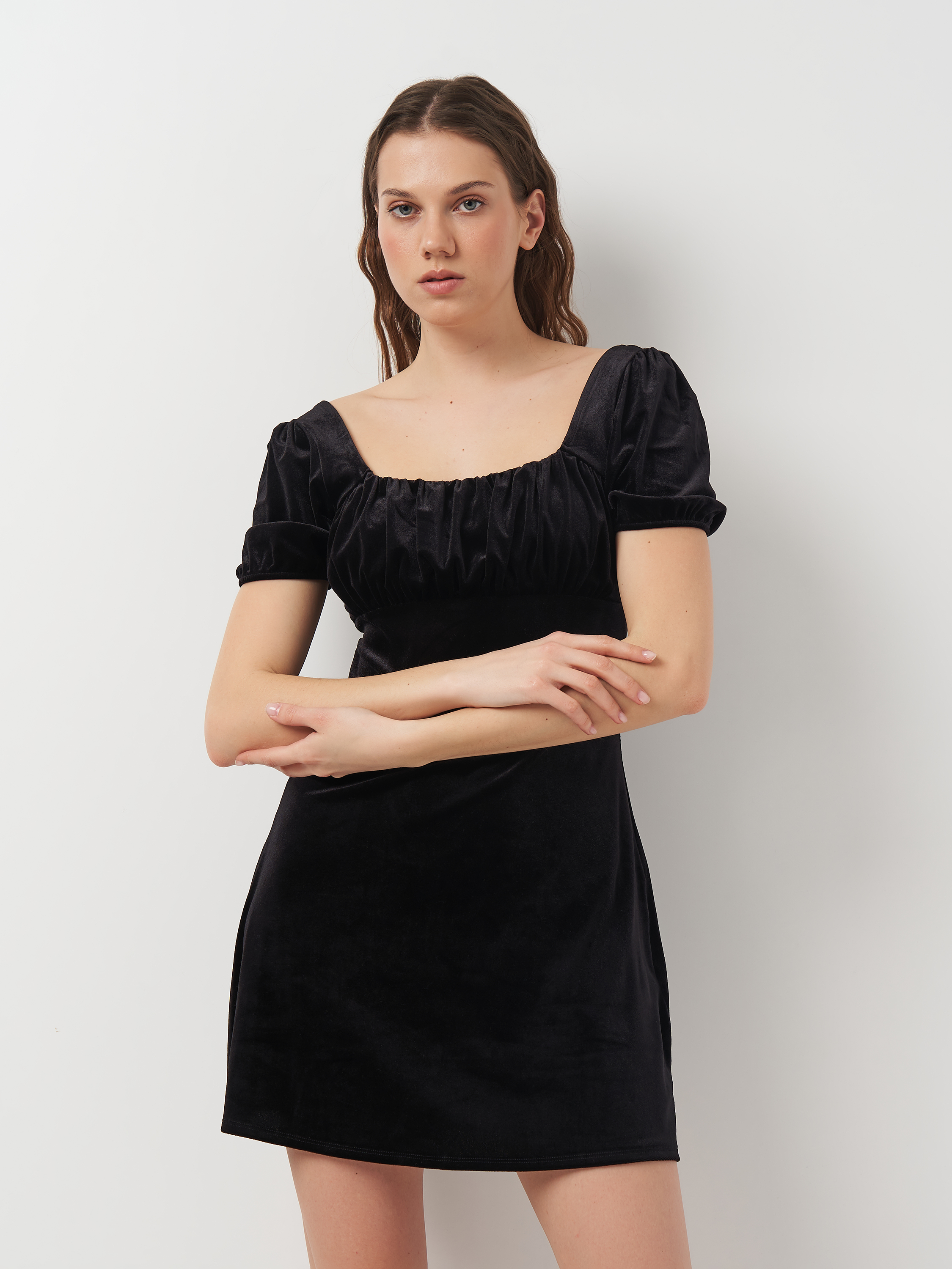 Акція на Сукня-футболка міні літня жіноча H&M 0943347 XS Чорна від Rozetka