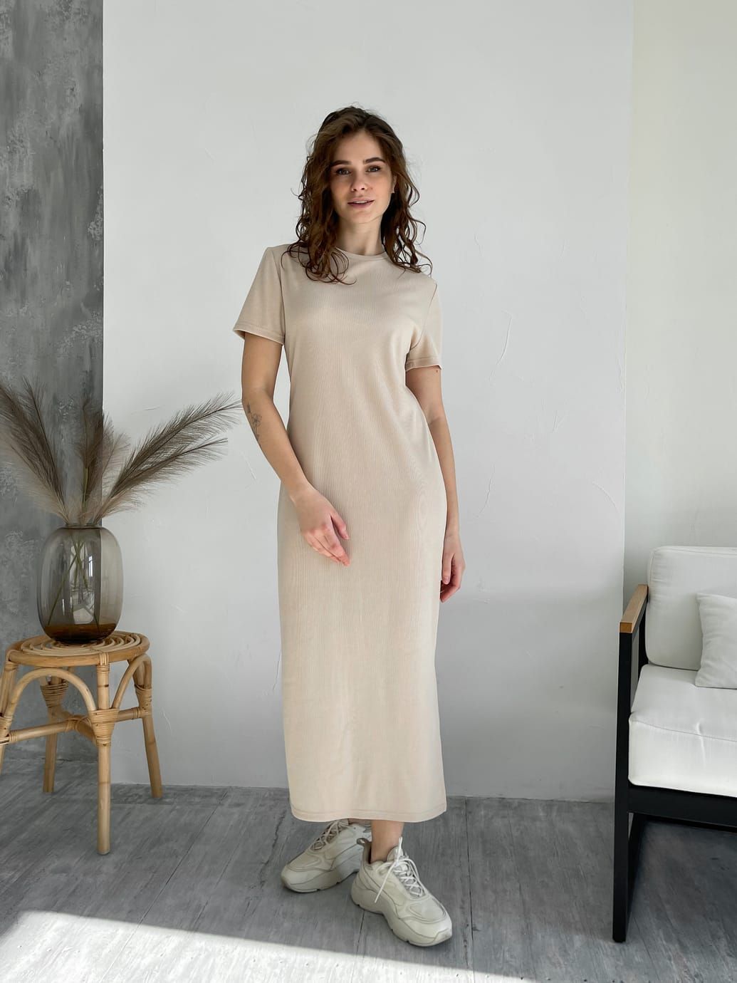 Акция на Плаття-футболка довге літнє жіноче Merlini Кассо 700000122 2XL-3XL Світло-бежеве от Rozetka