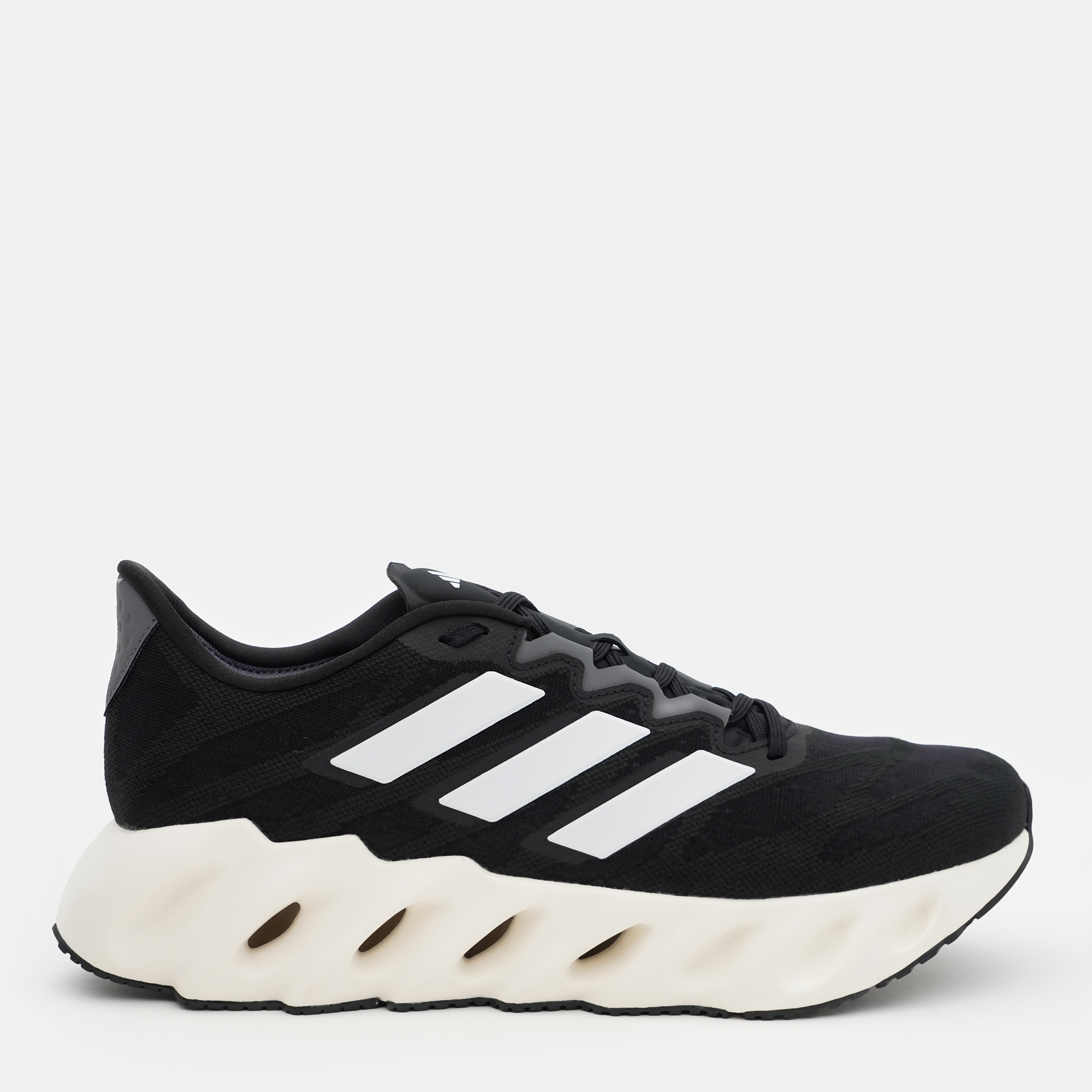 Акция на Чоловічі кросівки для бігу Adidas Switch Fwd M ID1780 41.5 (7.5UK) 26 см Cblack/Ftwwht/Grefiv от Rozetka