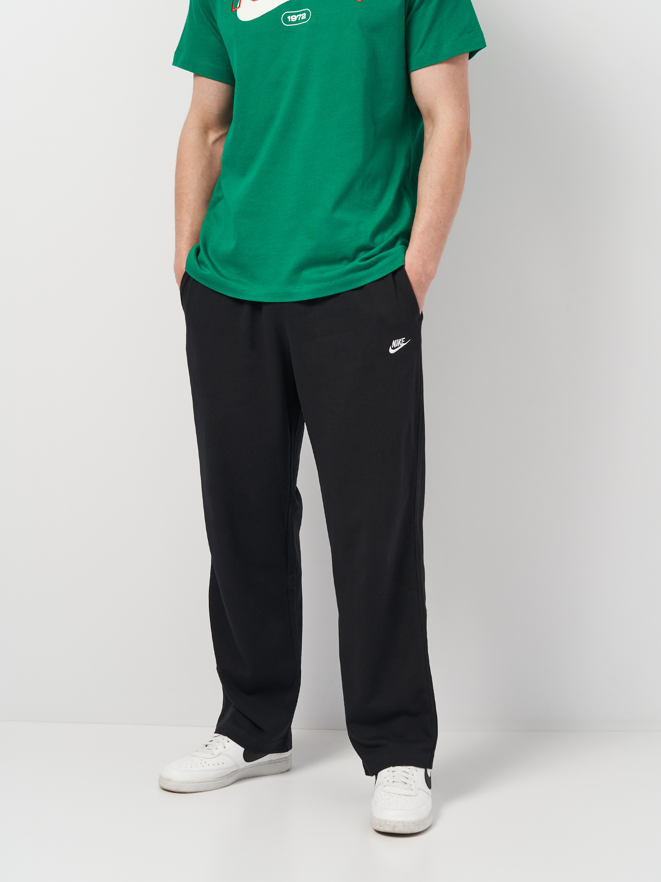 Акція на Спортивні штани чоловічі Nike M Nk Club Knit Oh Pant FQ4332-010 S BLACK/WHITE від Rozetka