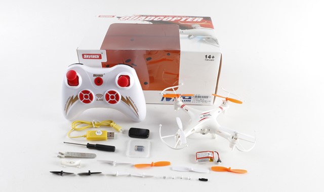 

Радиоуправляемый квадрокоптер skytech (M62R)