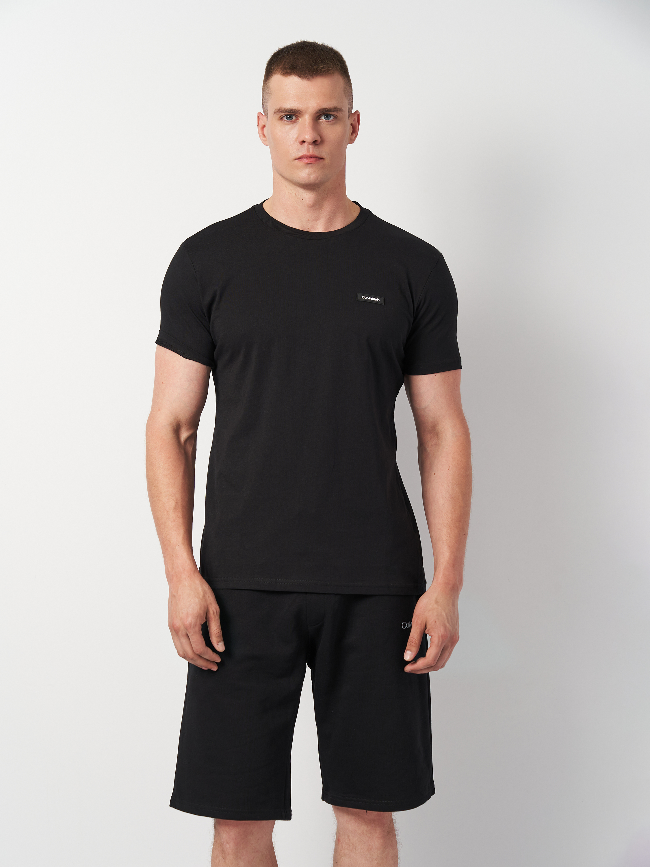 Акція на Футболка бавовняна чоловіча Calvin Klein Jeans 11336.1 L (48) Чорна від Rozetka